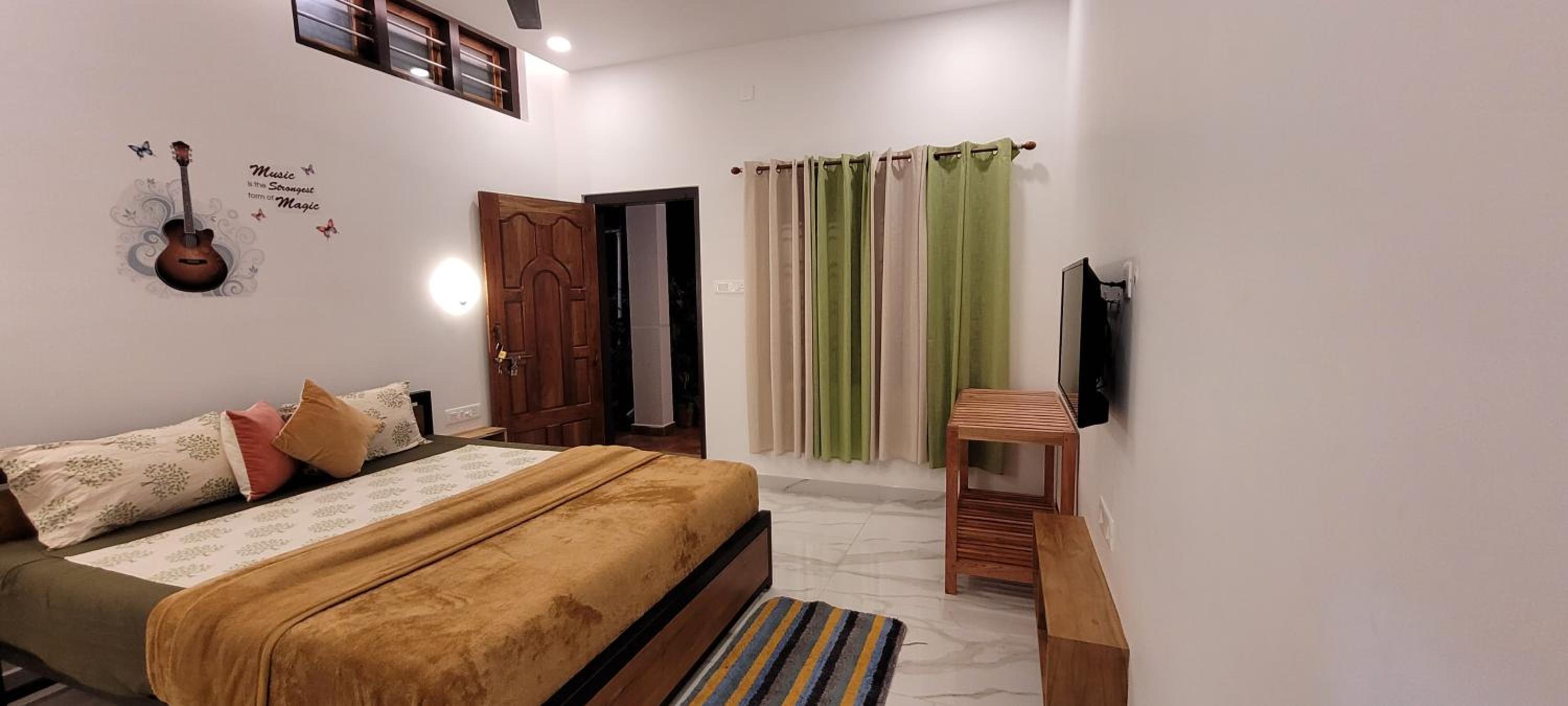 Double Room with Balcony - Photo 1