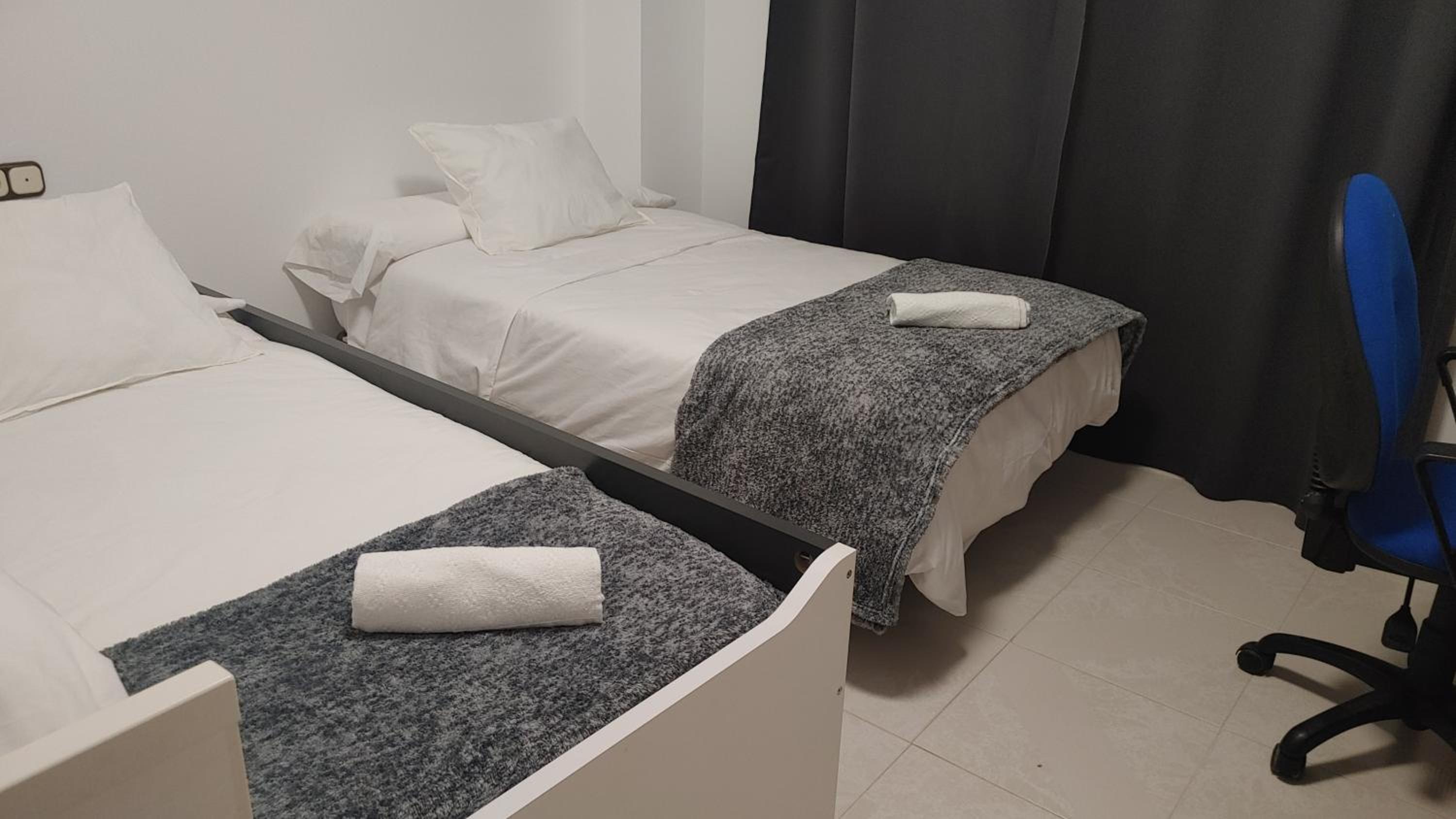 Four-Bedroom House - Photo 29