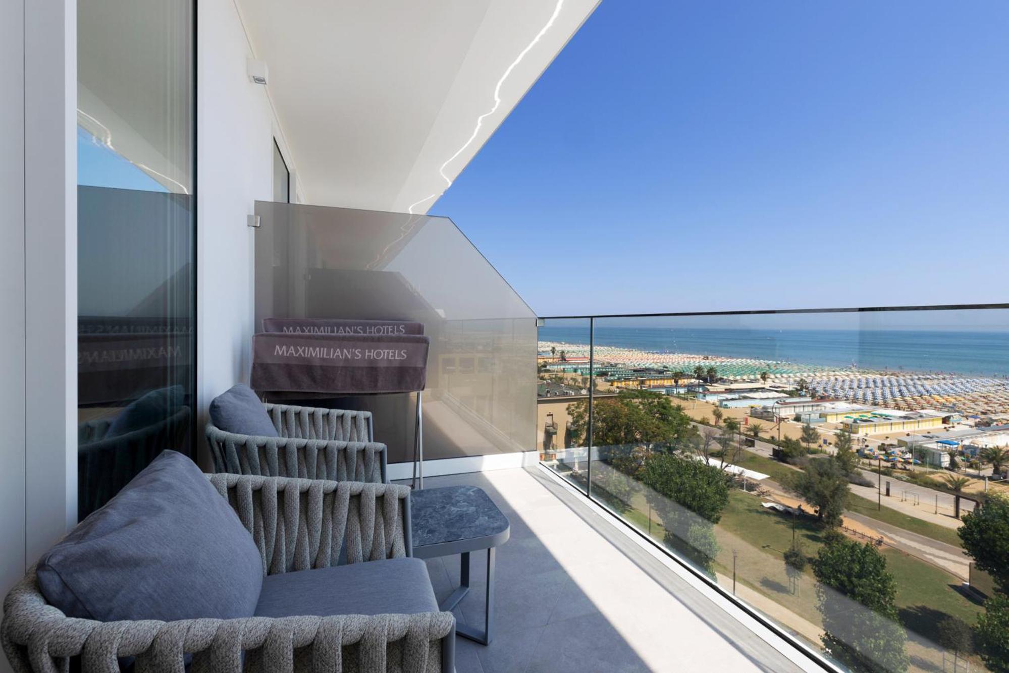 Quadruple Room with Sea View - Photo 5