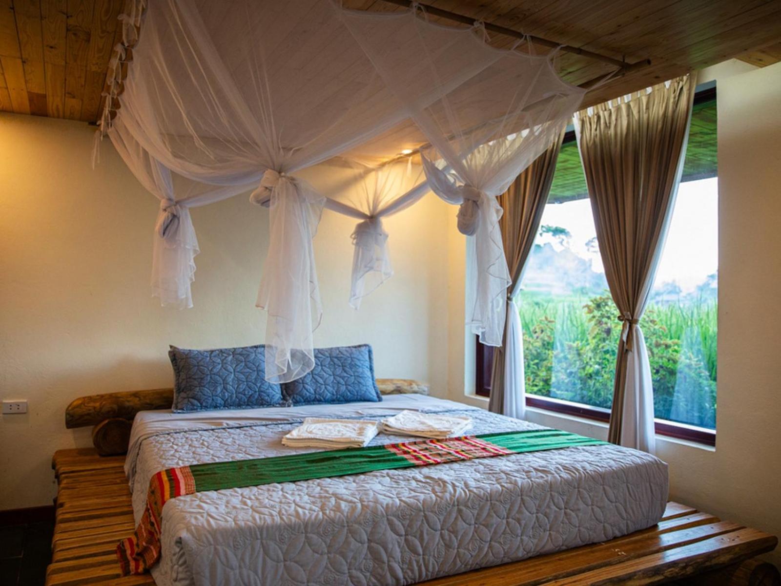 King Room with Rice Fields & Mountain View photo 1