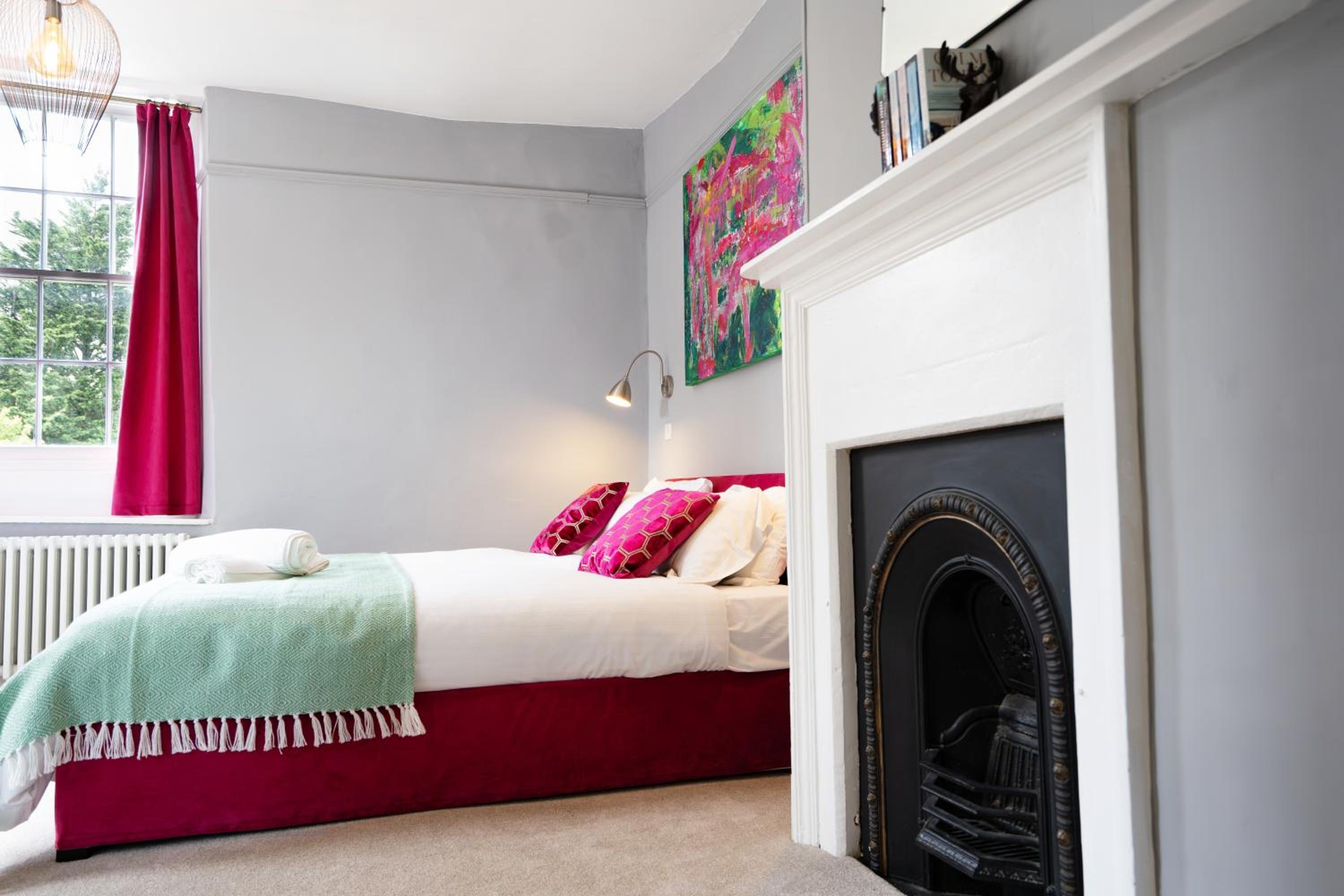 Large Double Room - Photo 6