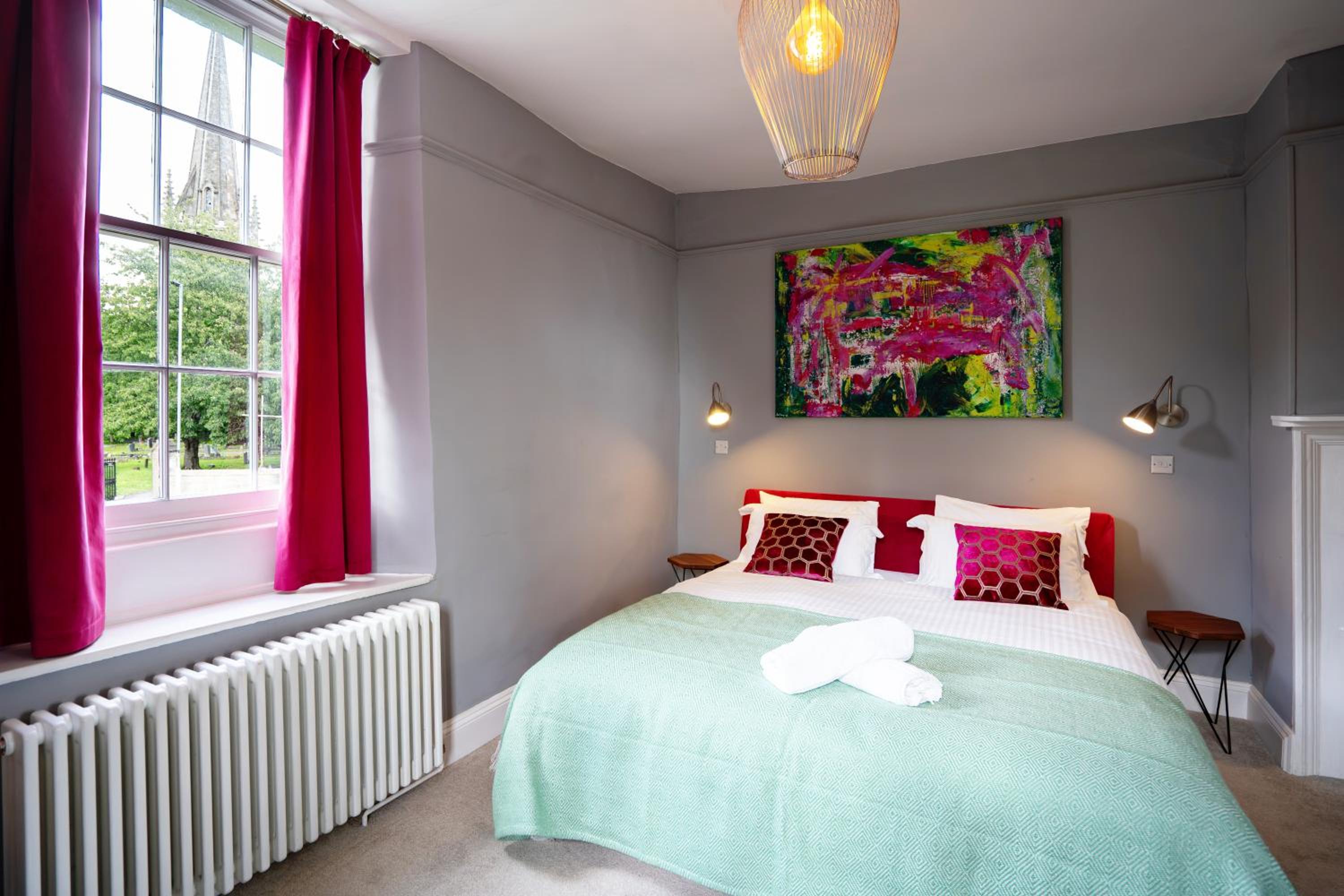 Large Double Room - Photo 1