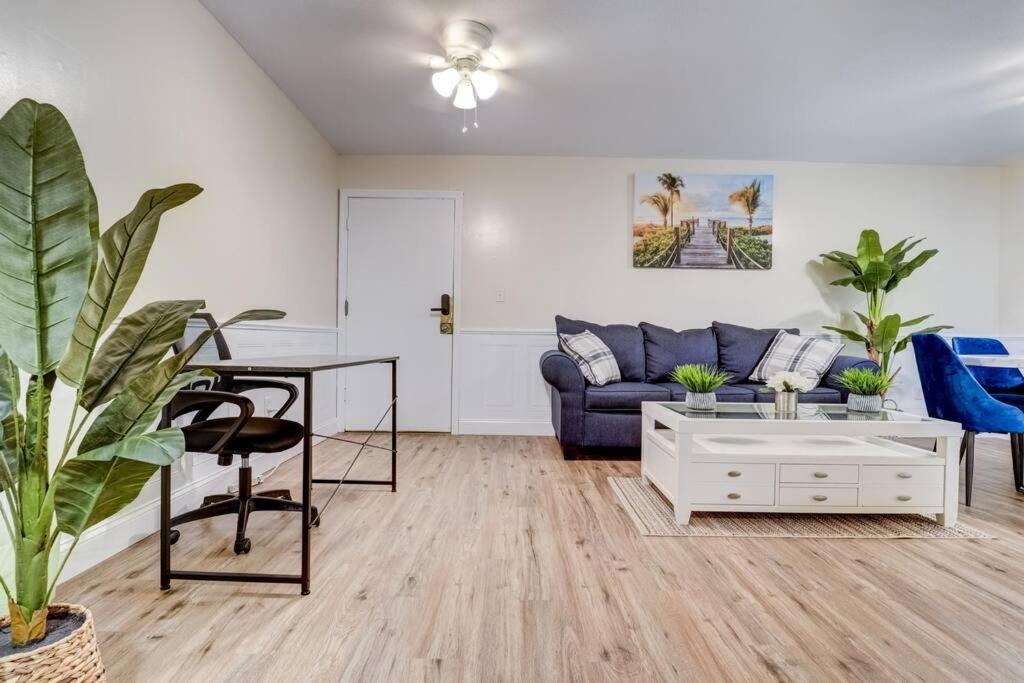 One-Bedroom Apartment photo 3
