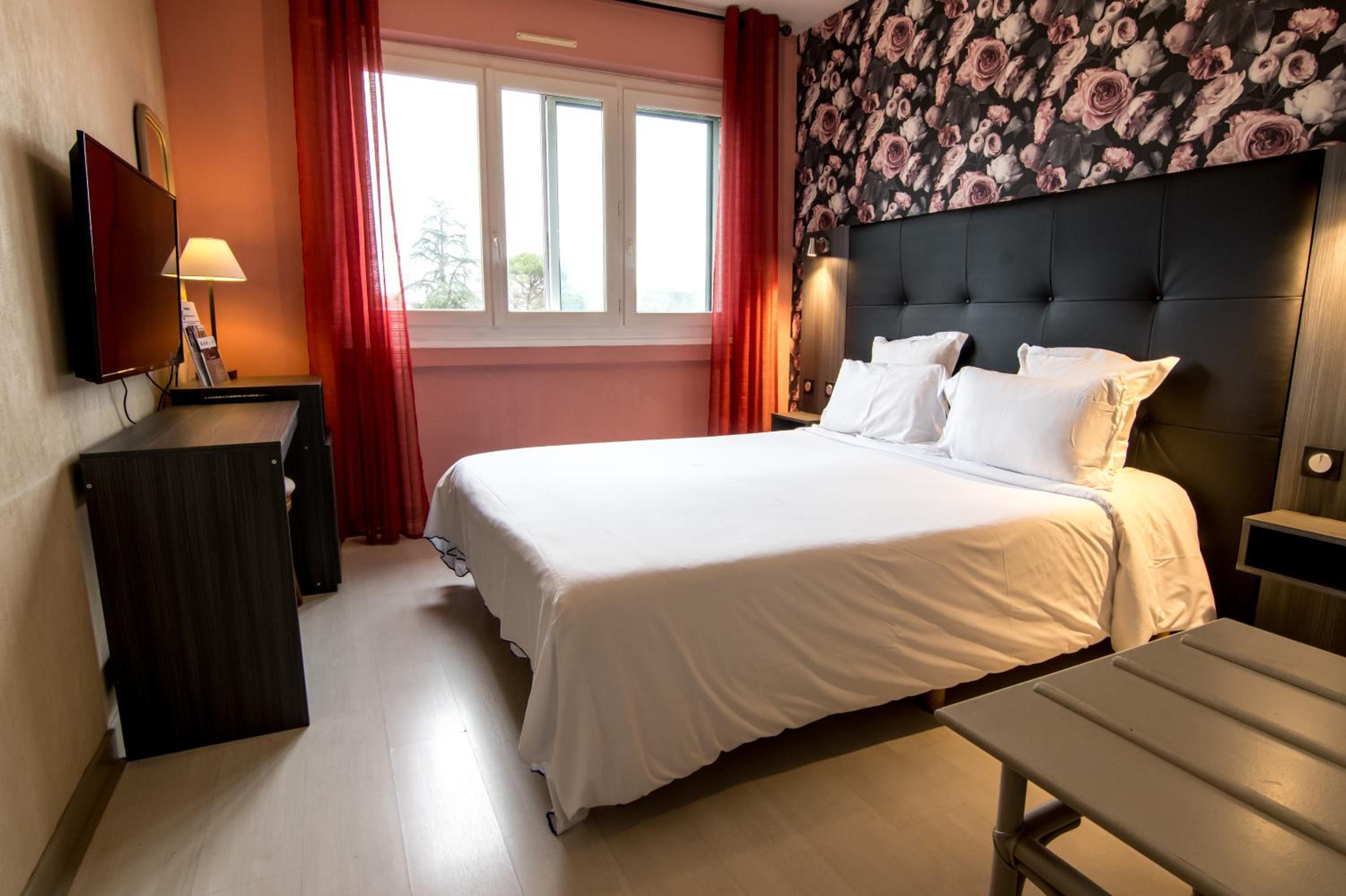Standard Double Room photo 3