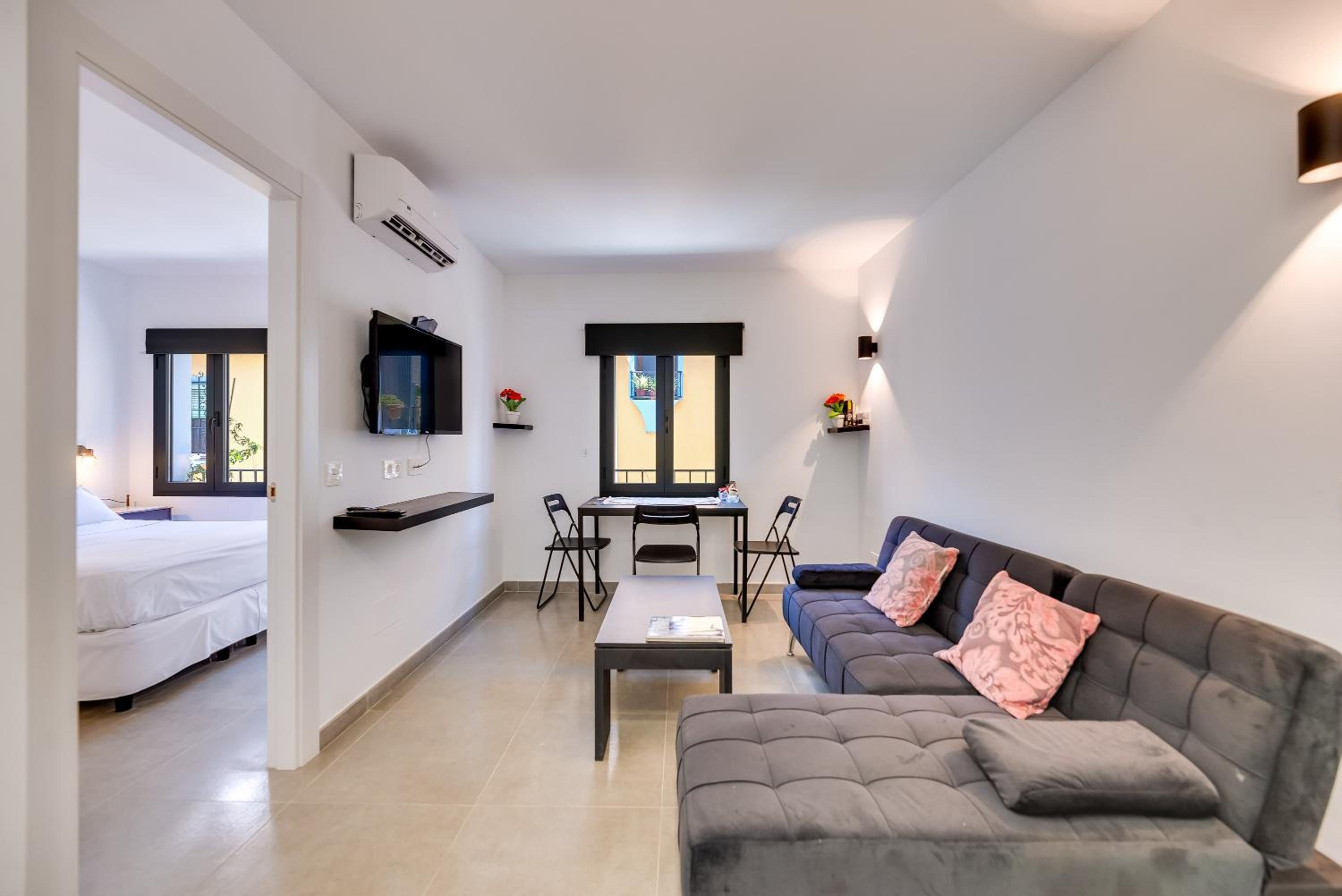 Apartamento de un dormitorio superior con balcón