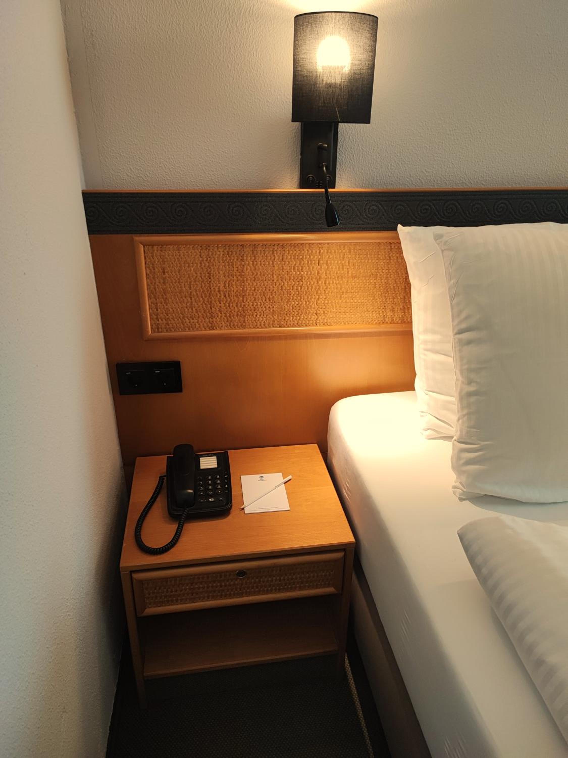 Superior King Room with Sofa Bed - Photo 1