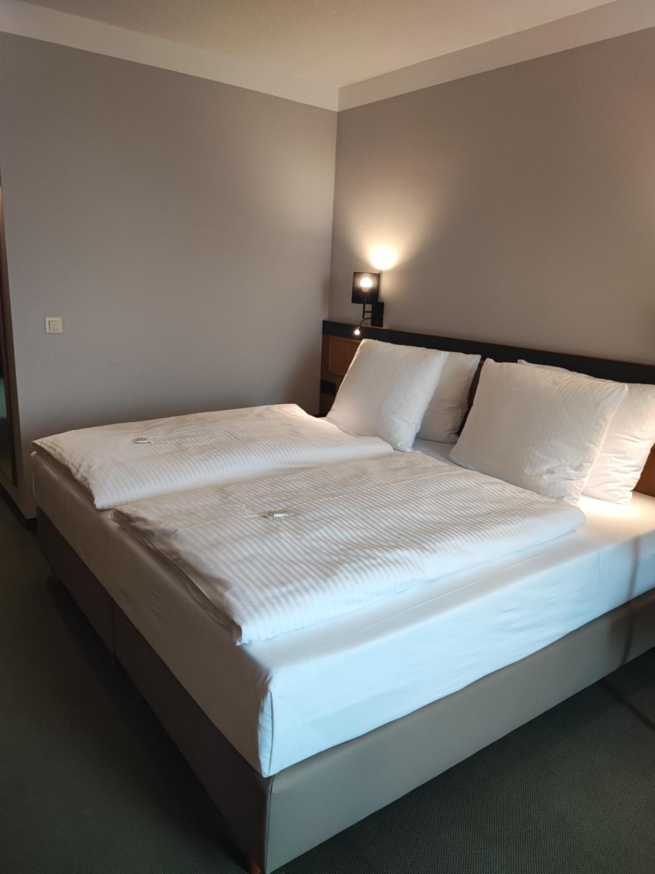 Superior King Room with Sofa Bed - Photo 3