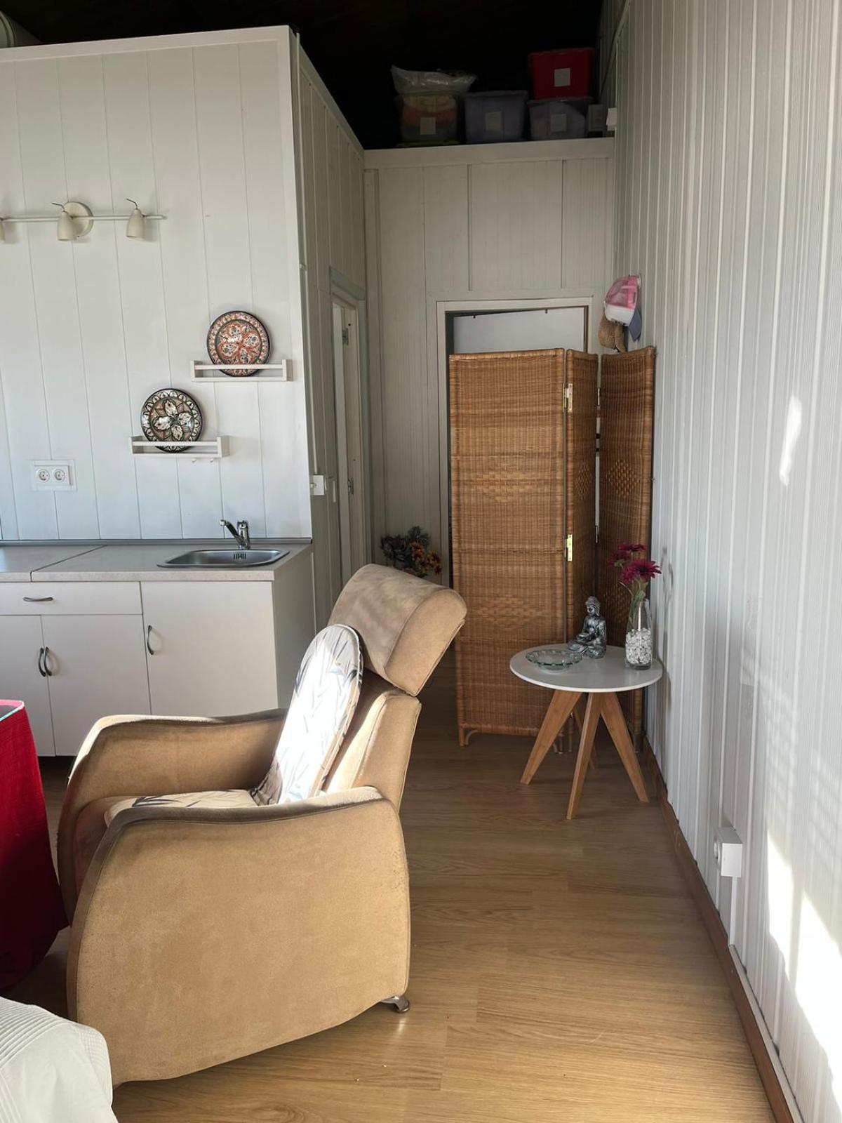 Three-Bedroom House photo 3