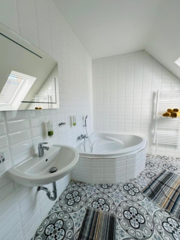 King Suite with Balcony photo 2