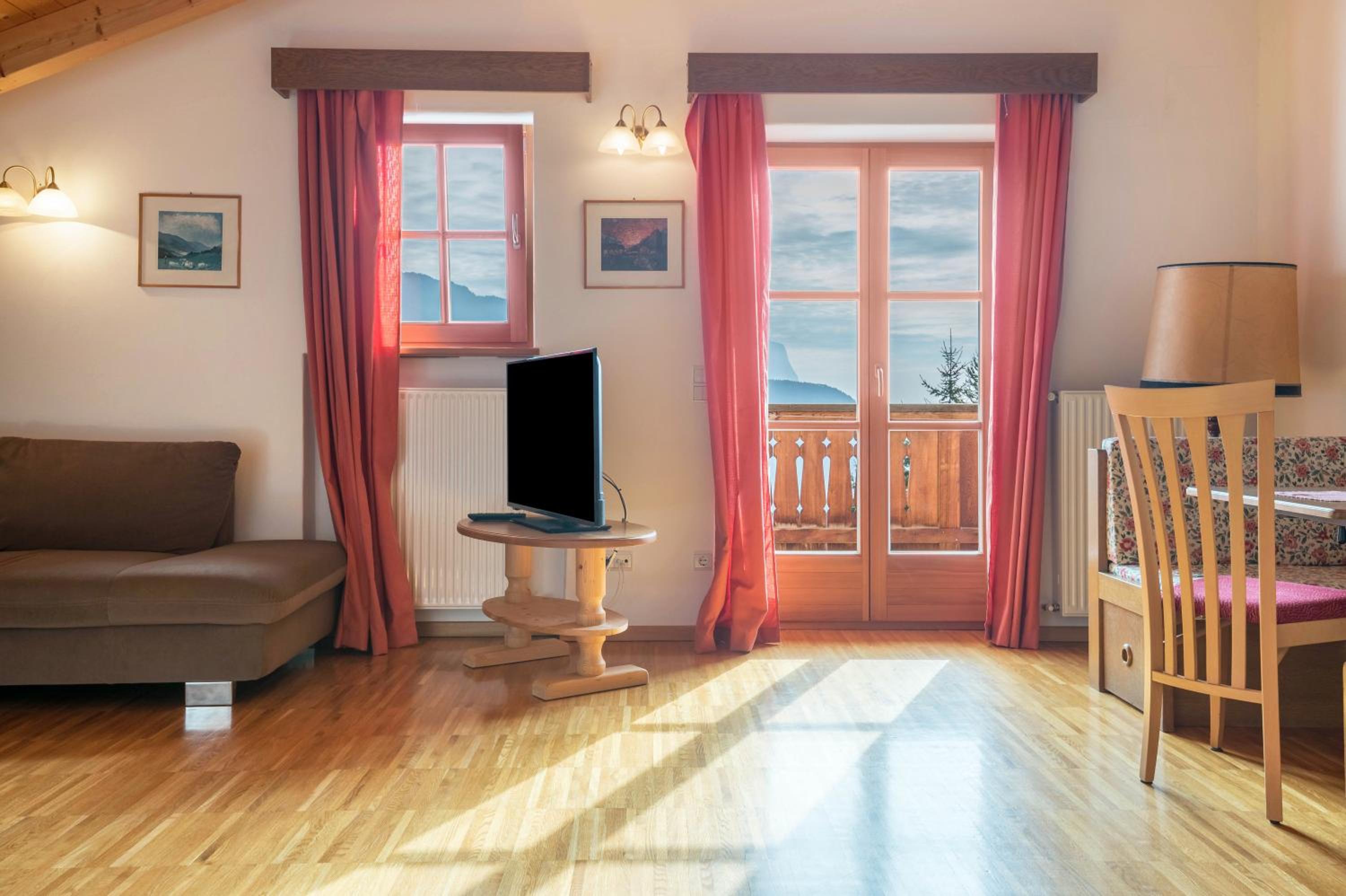 Two-Bedroom Deluxe Apartment with Balcony photo 1