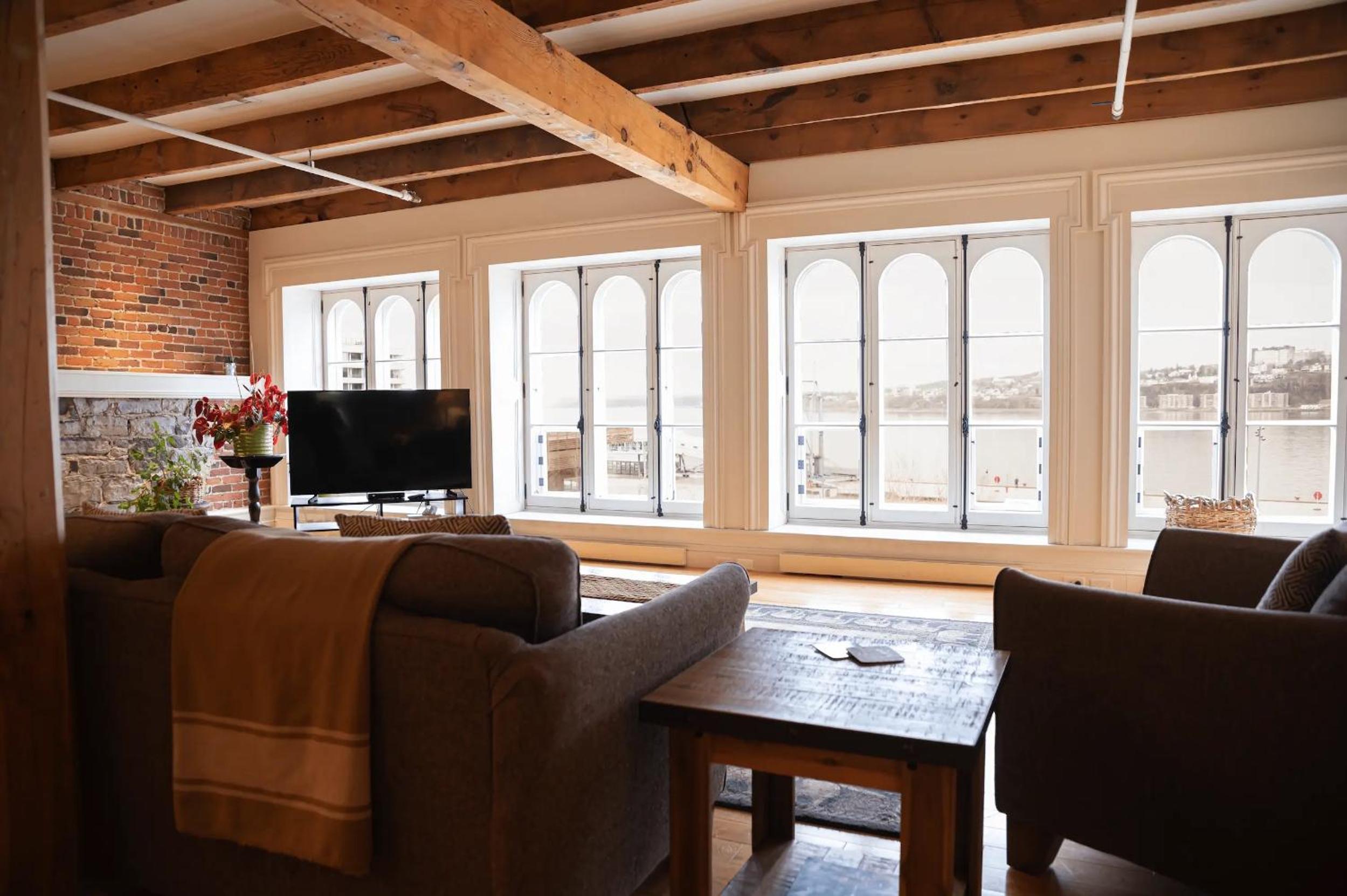 Le Chinic Two-Bedroom Apartment
