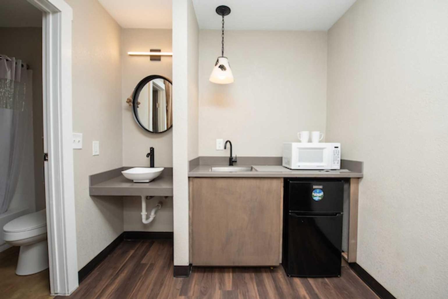 Single Room with Private Bathroom photo 3