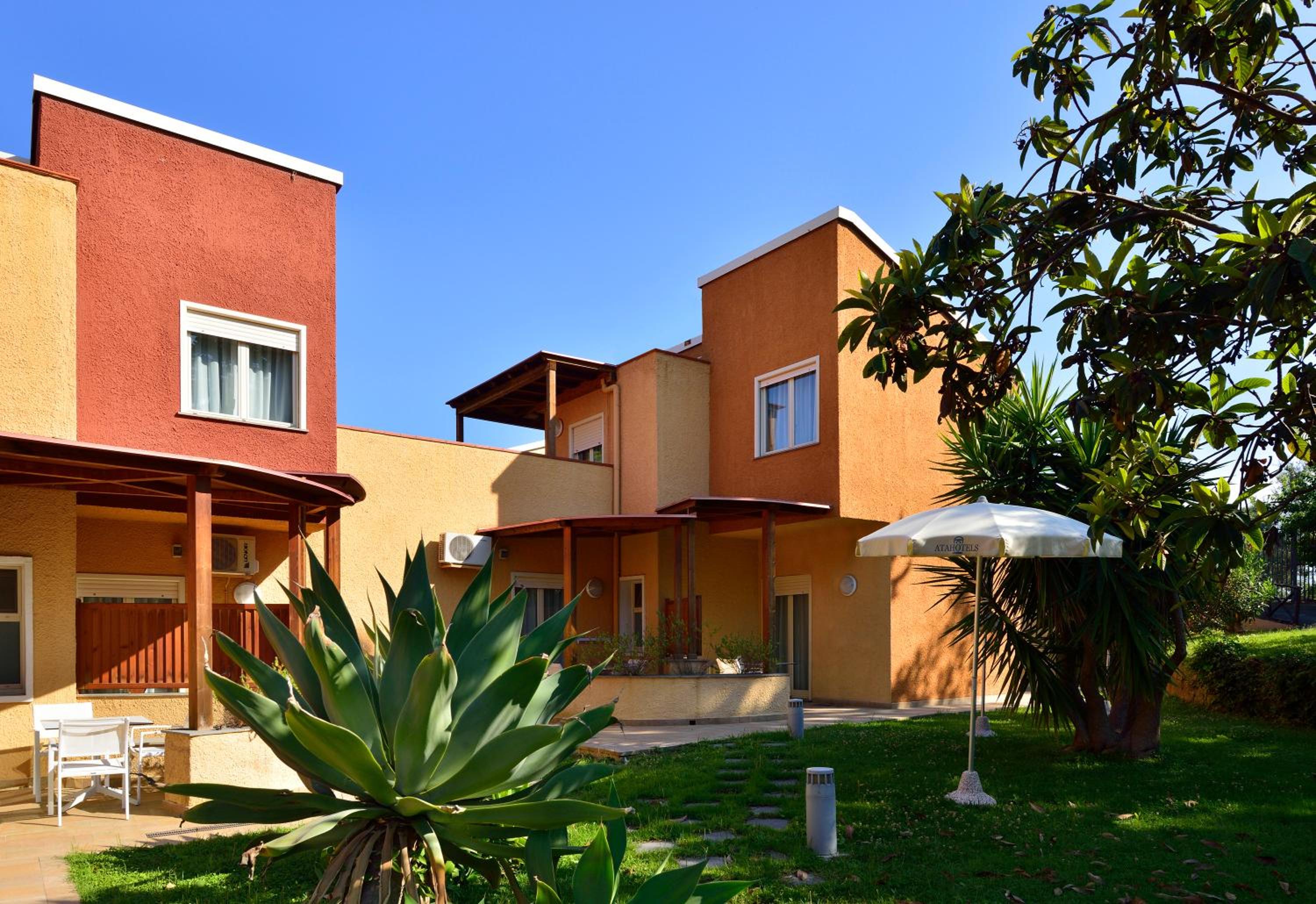 Superior Triple Room - Detached Villa - Photo 11