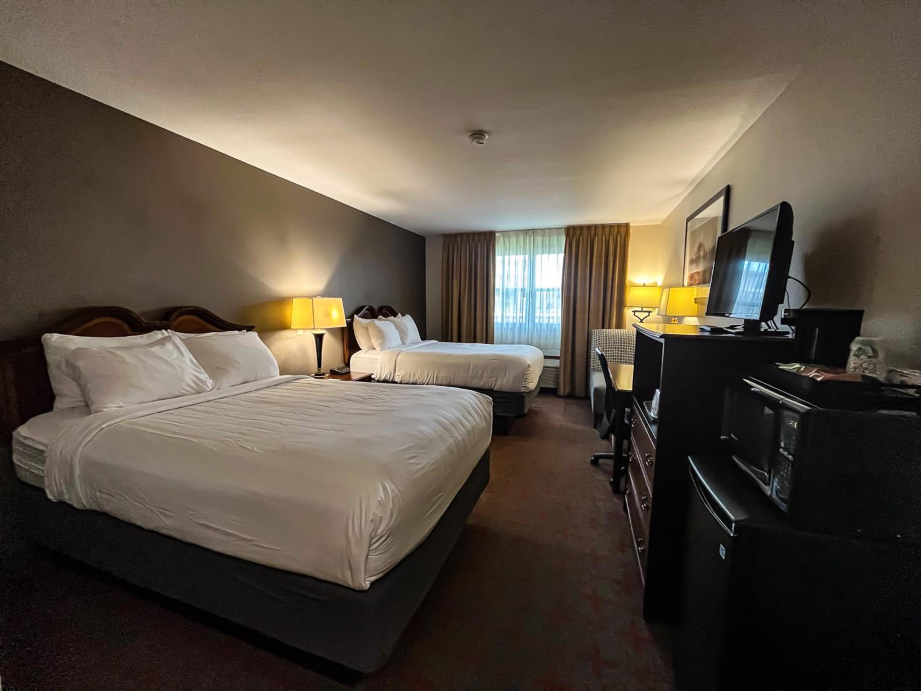 Double Room with Two Double Beds - Photo 1