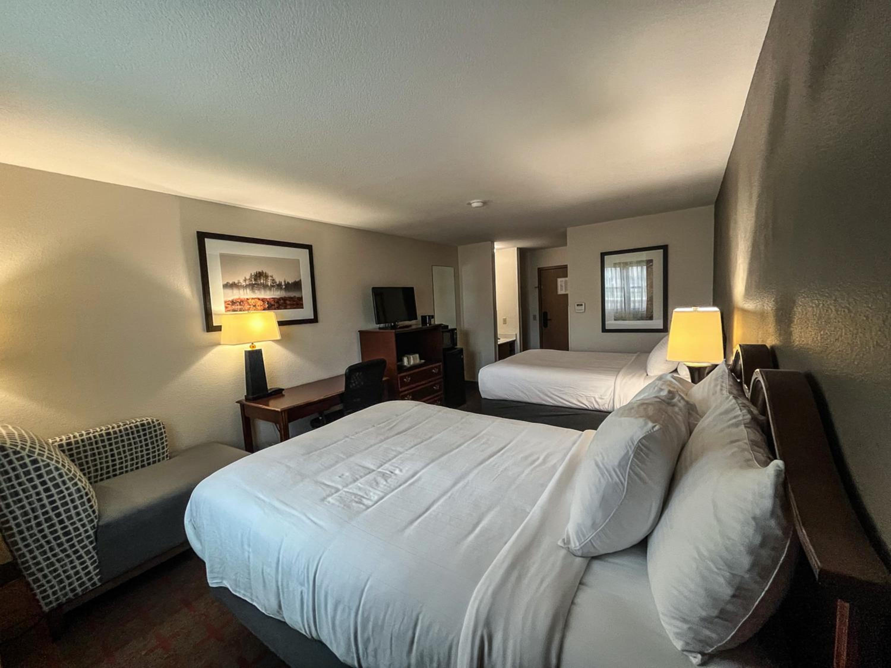 Double Room with Two Double Beds - Photo 2
