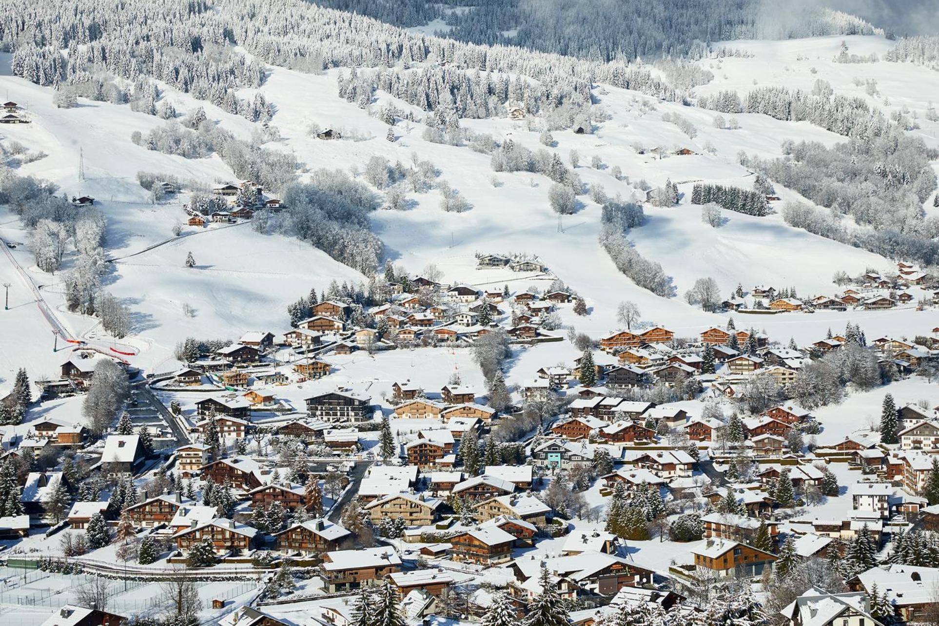 The Megeve Suite with Balcony with High Tea (dec-april)  - Photo 3
