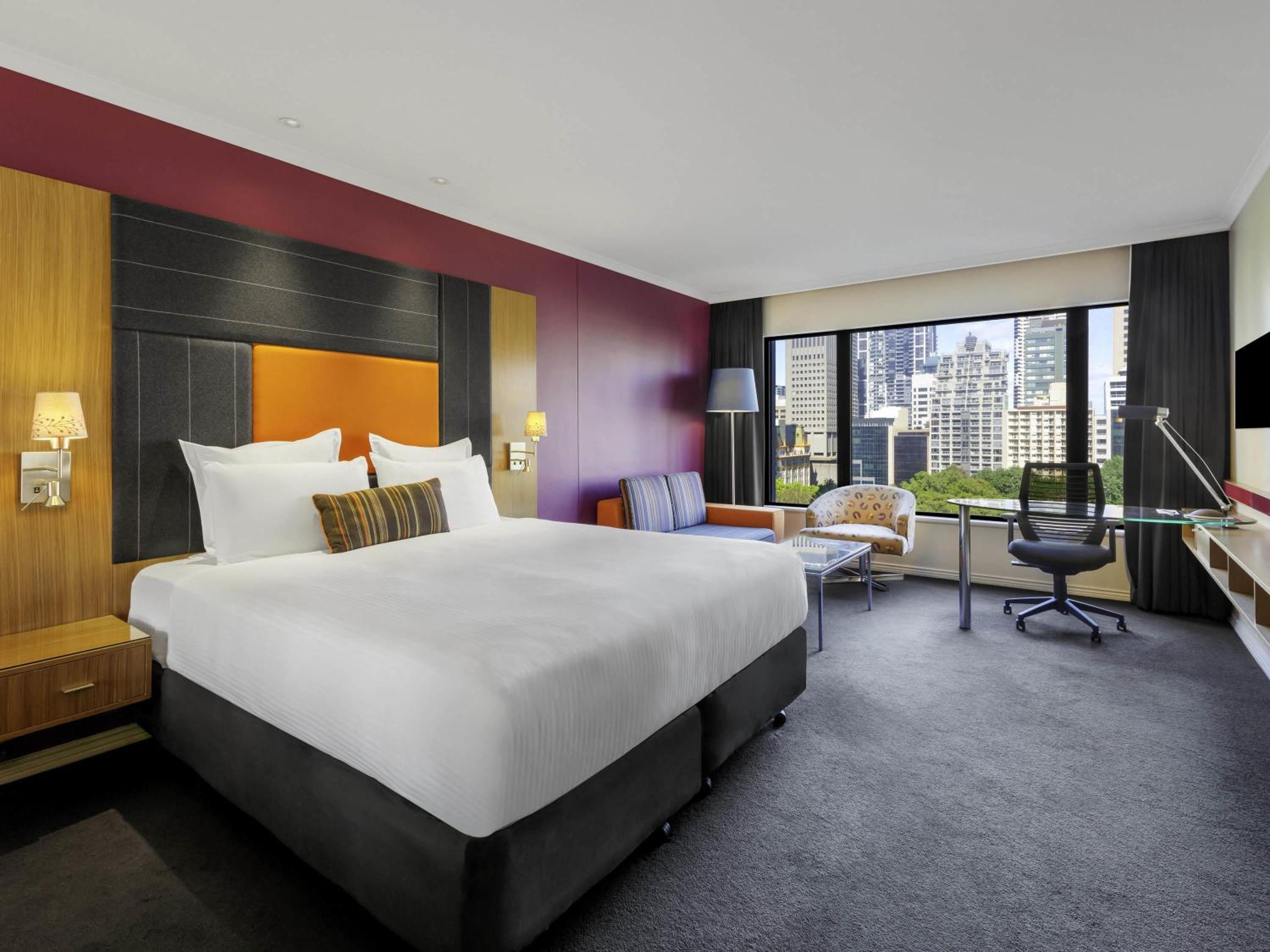 Superior King Room with Hyde Park View