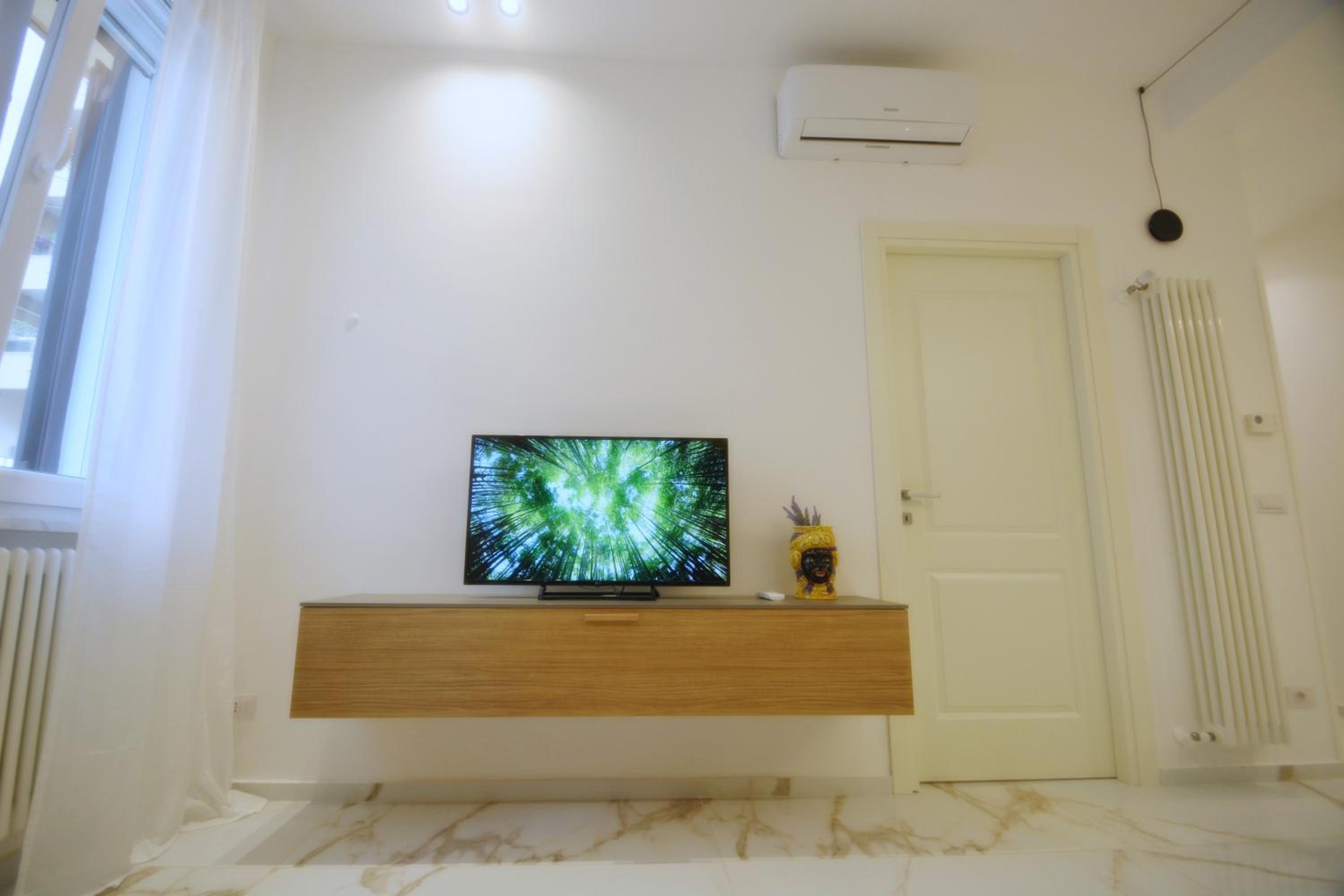 One-Bedroom Premier Apartment