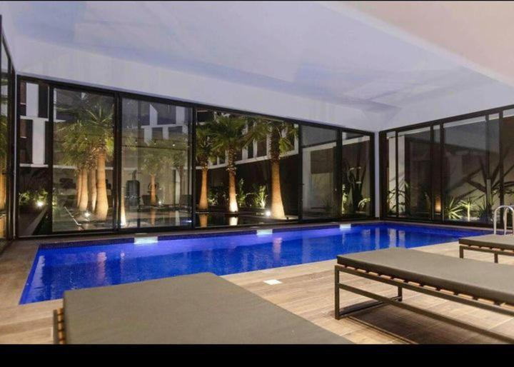 Apartment With Pool View