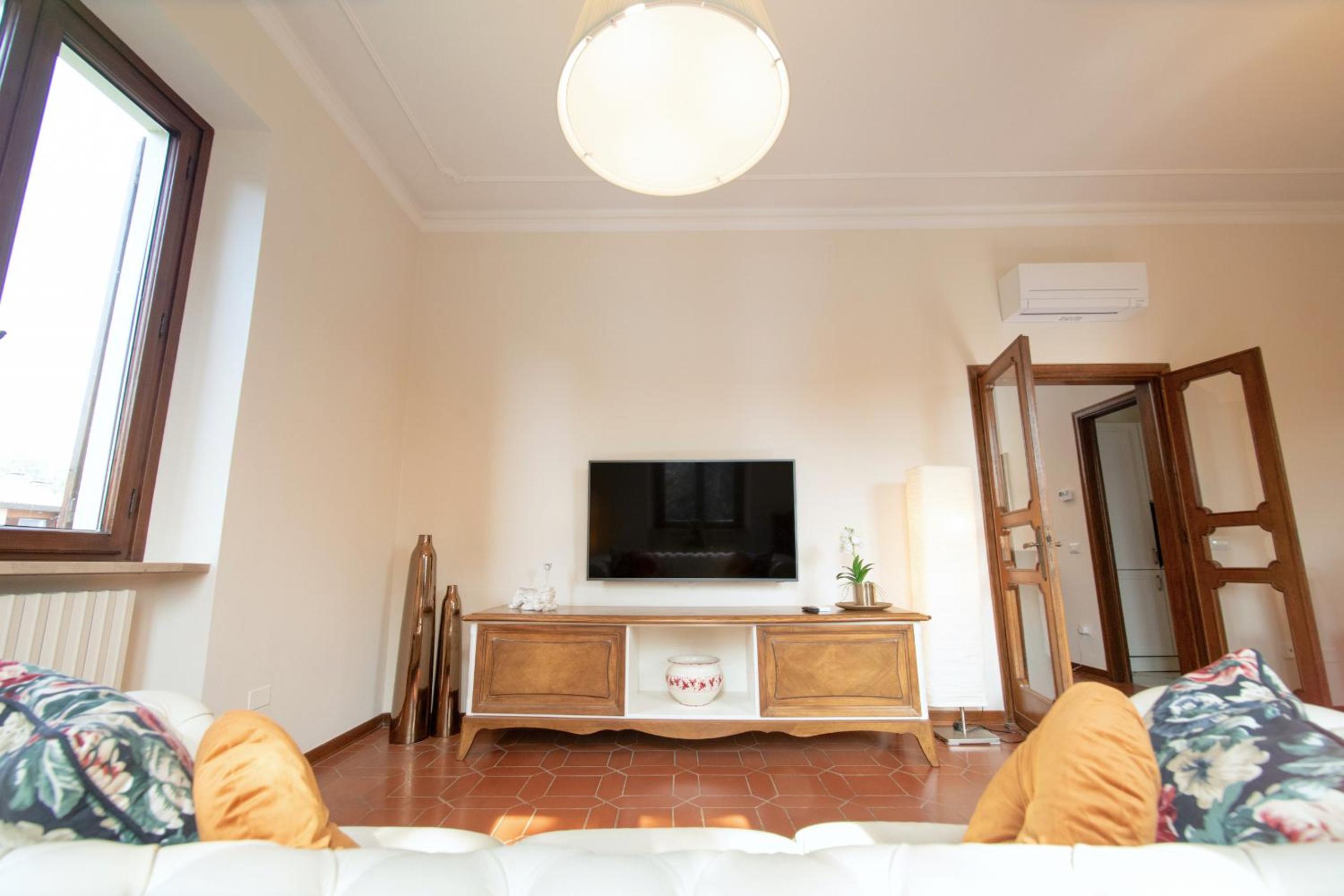 Apartment with Garden View