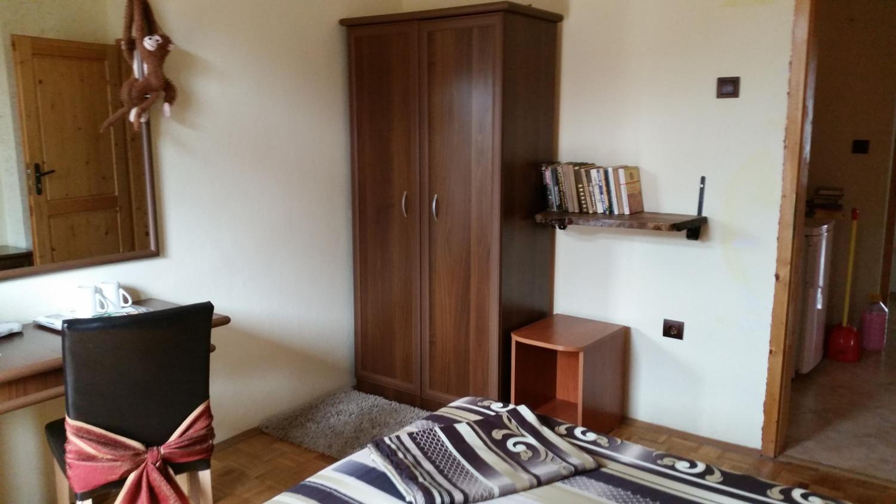 Economy Twin Room photo 3