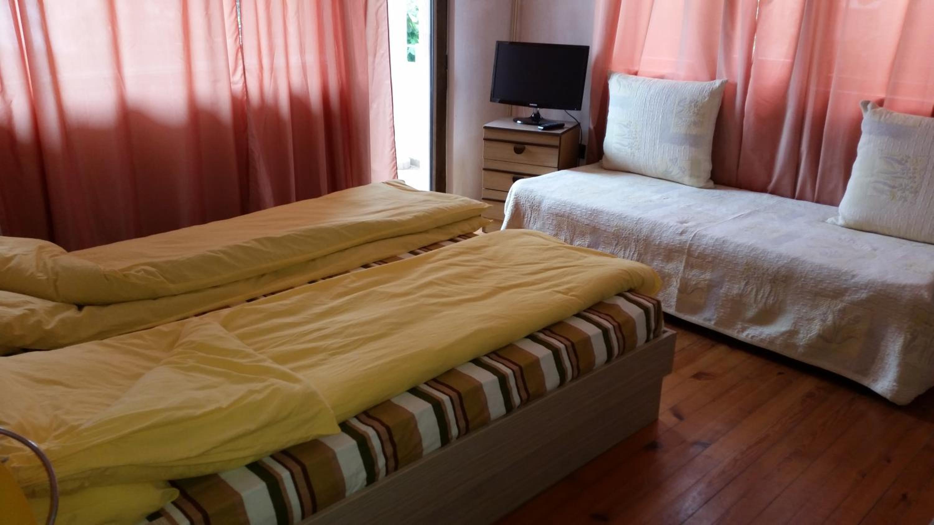 Double or Twin Room (2 Adults + 1 Child) photo 2