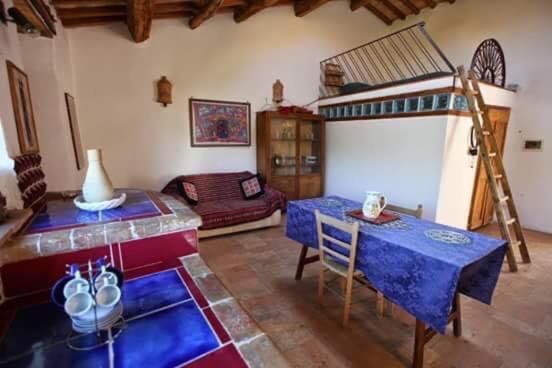One-Bedroom House photo 1