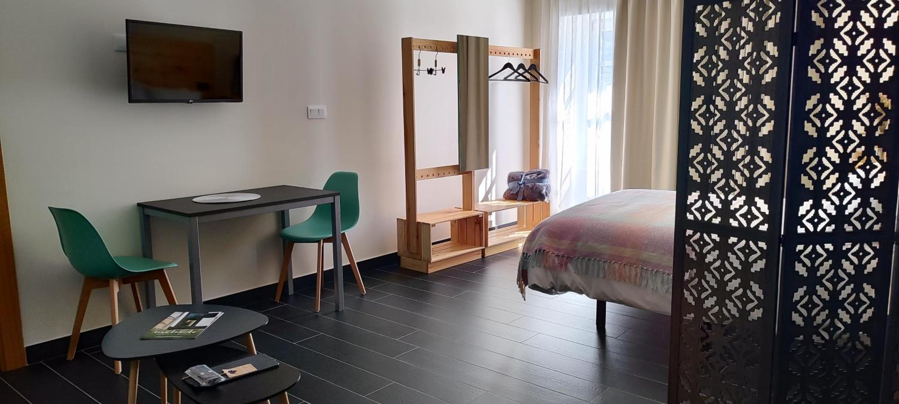 Apartment with Shower - Photo 6