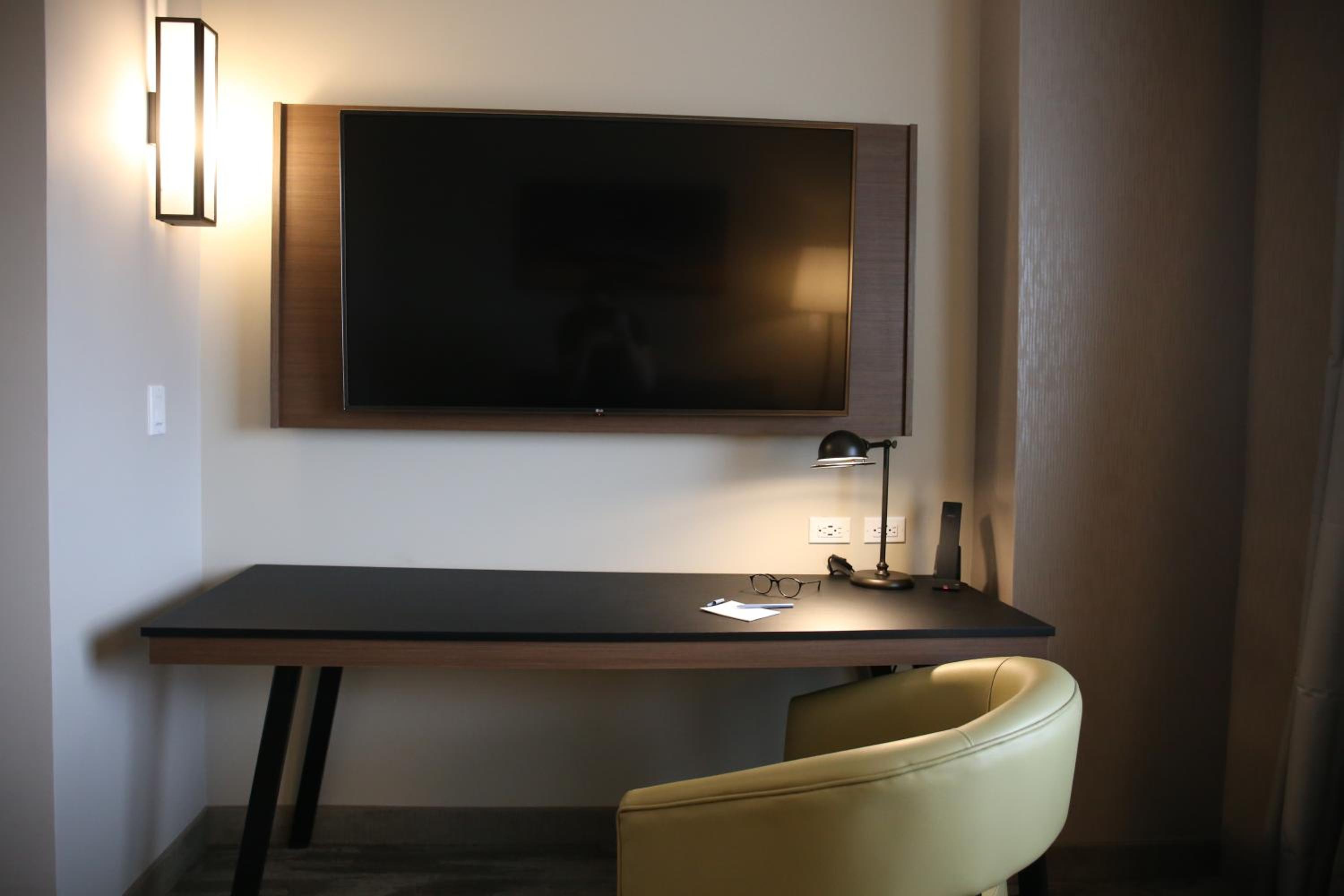 Suite, 2 Queen, Sofa bed, City view