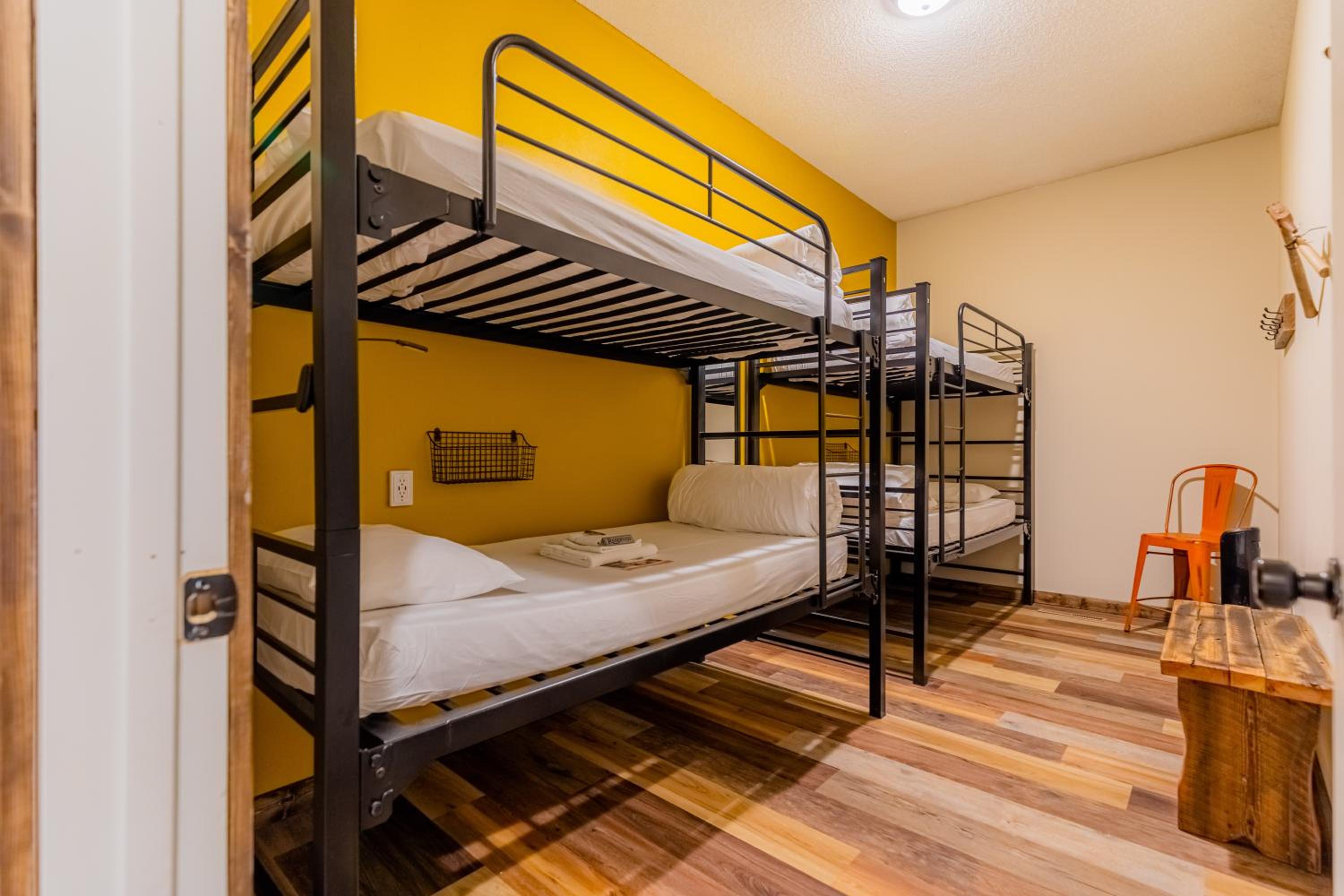 Female Dormitory Room photo 2