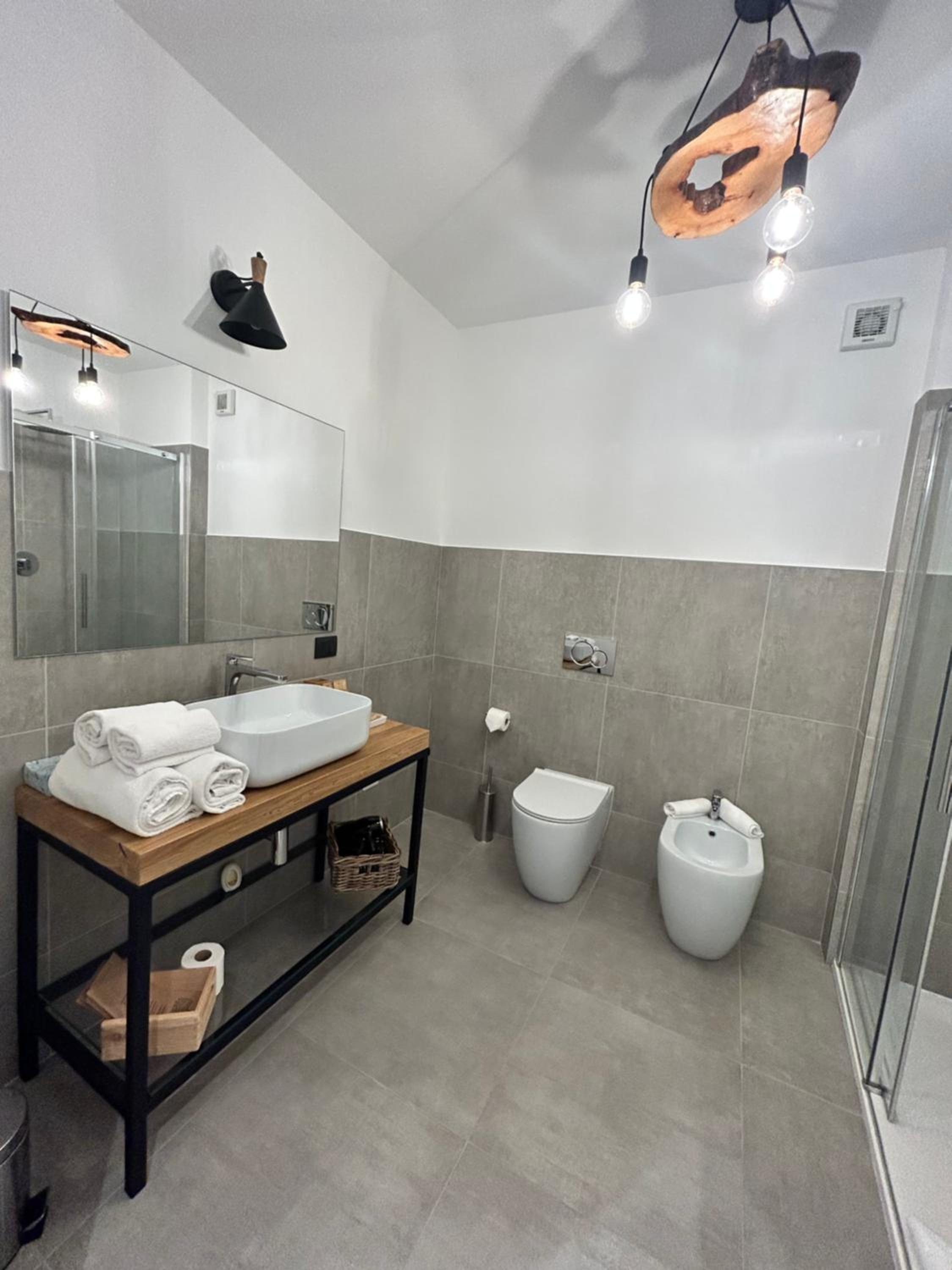 Deluxe Double Room with Balcony photo 2