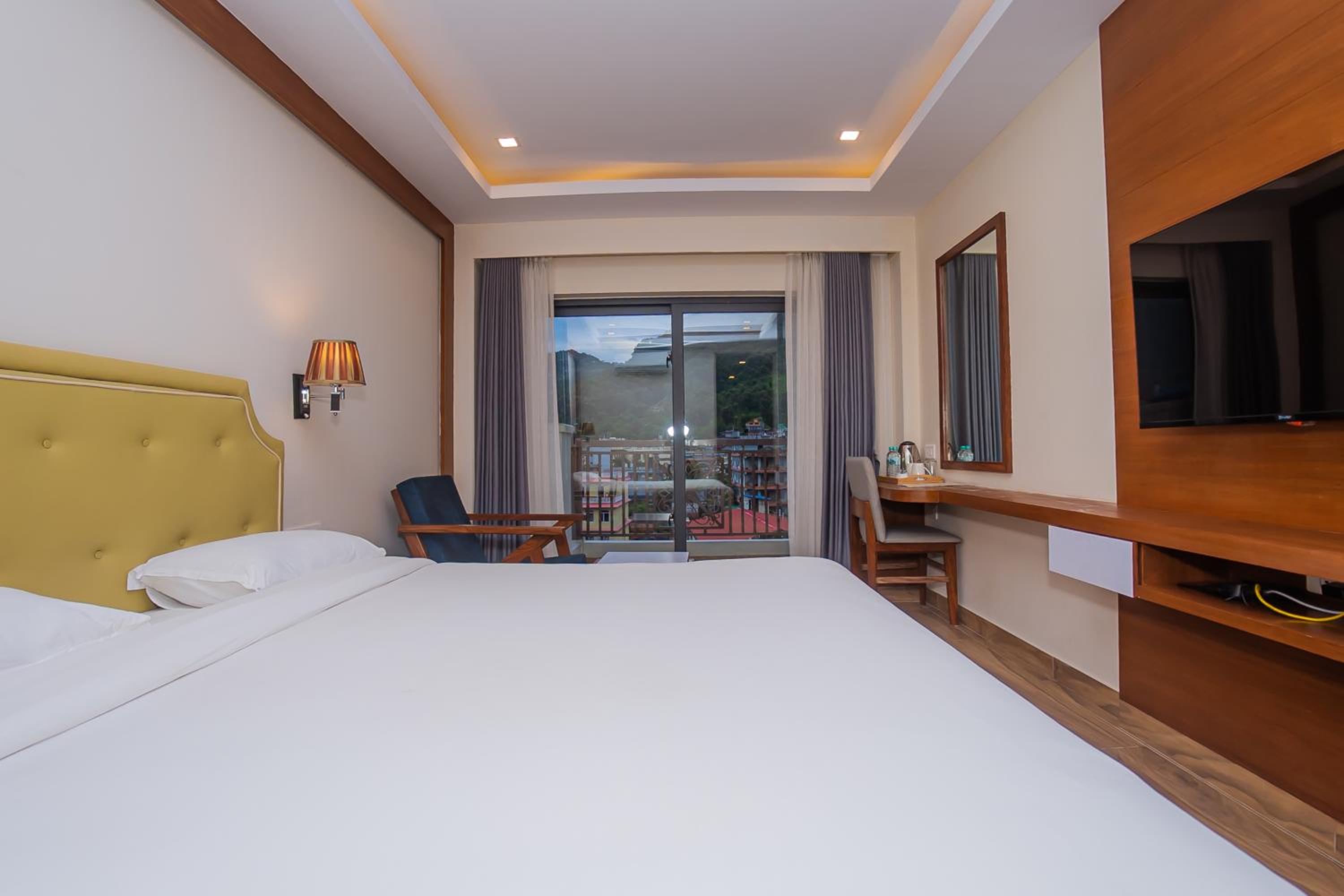 Deluxe Double Room - Photo 9