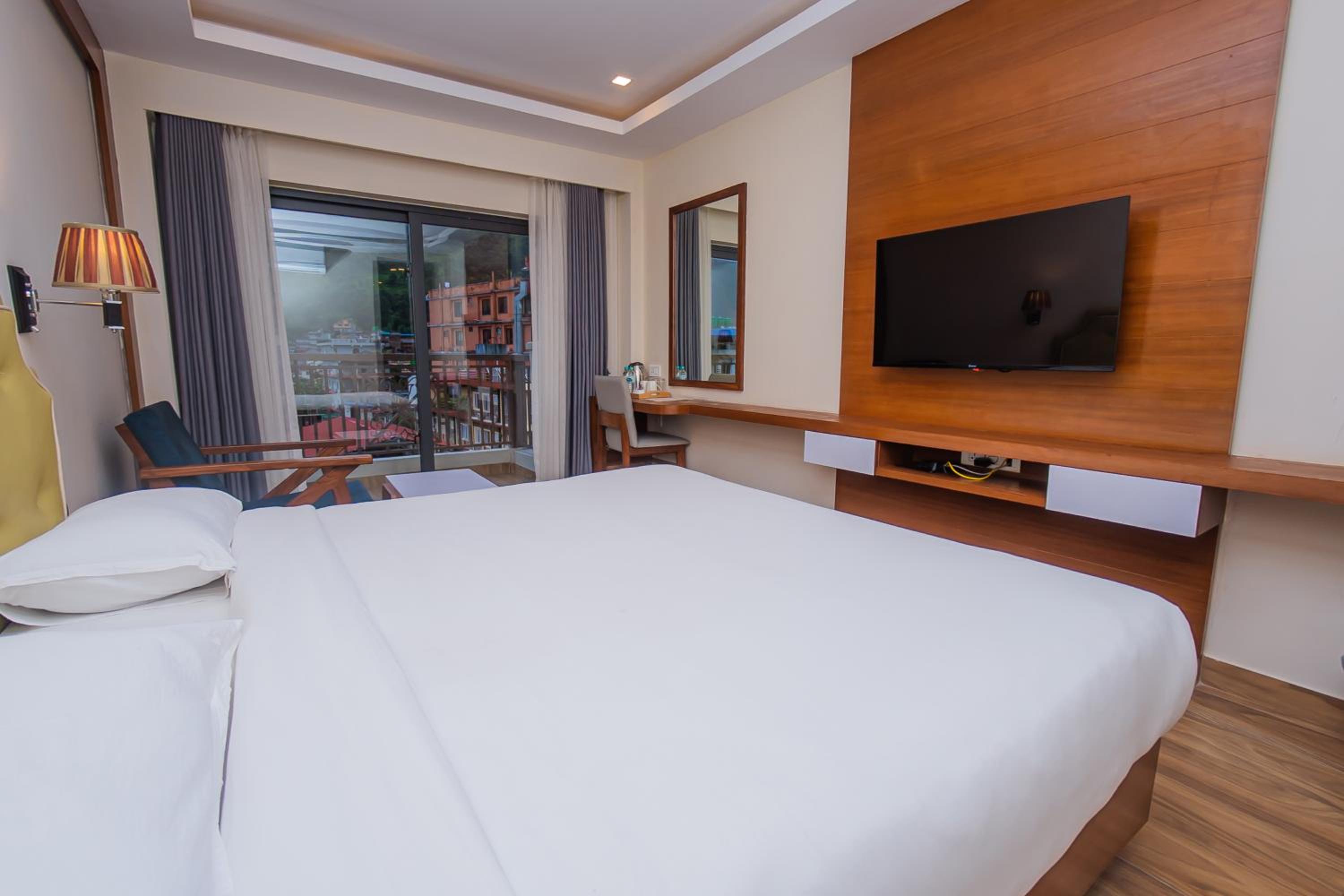 Deluxe Double Room - Photo 12