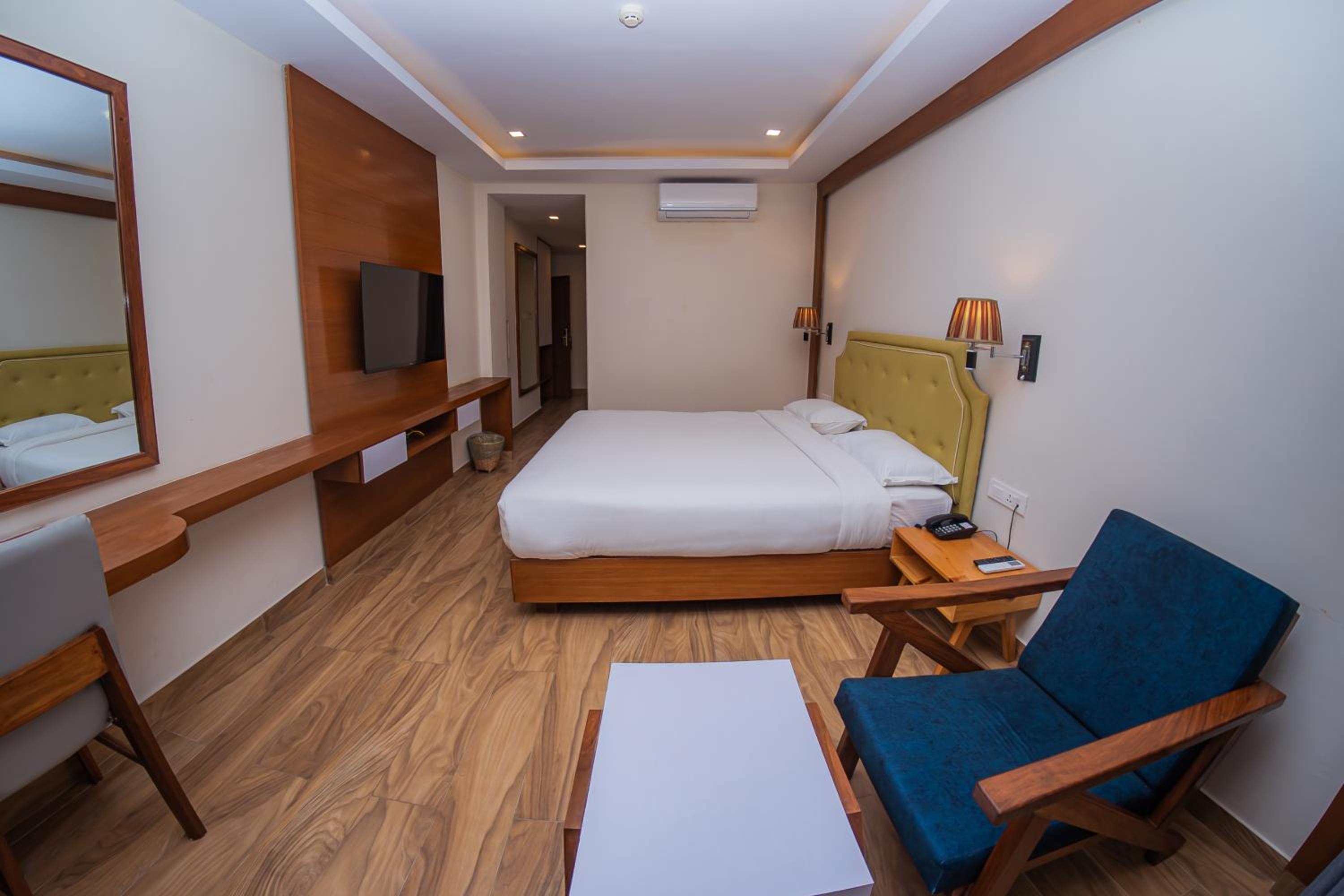 Deluxe Double Room - Photo 16