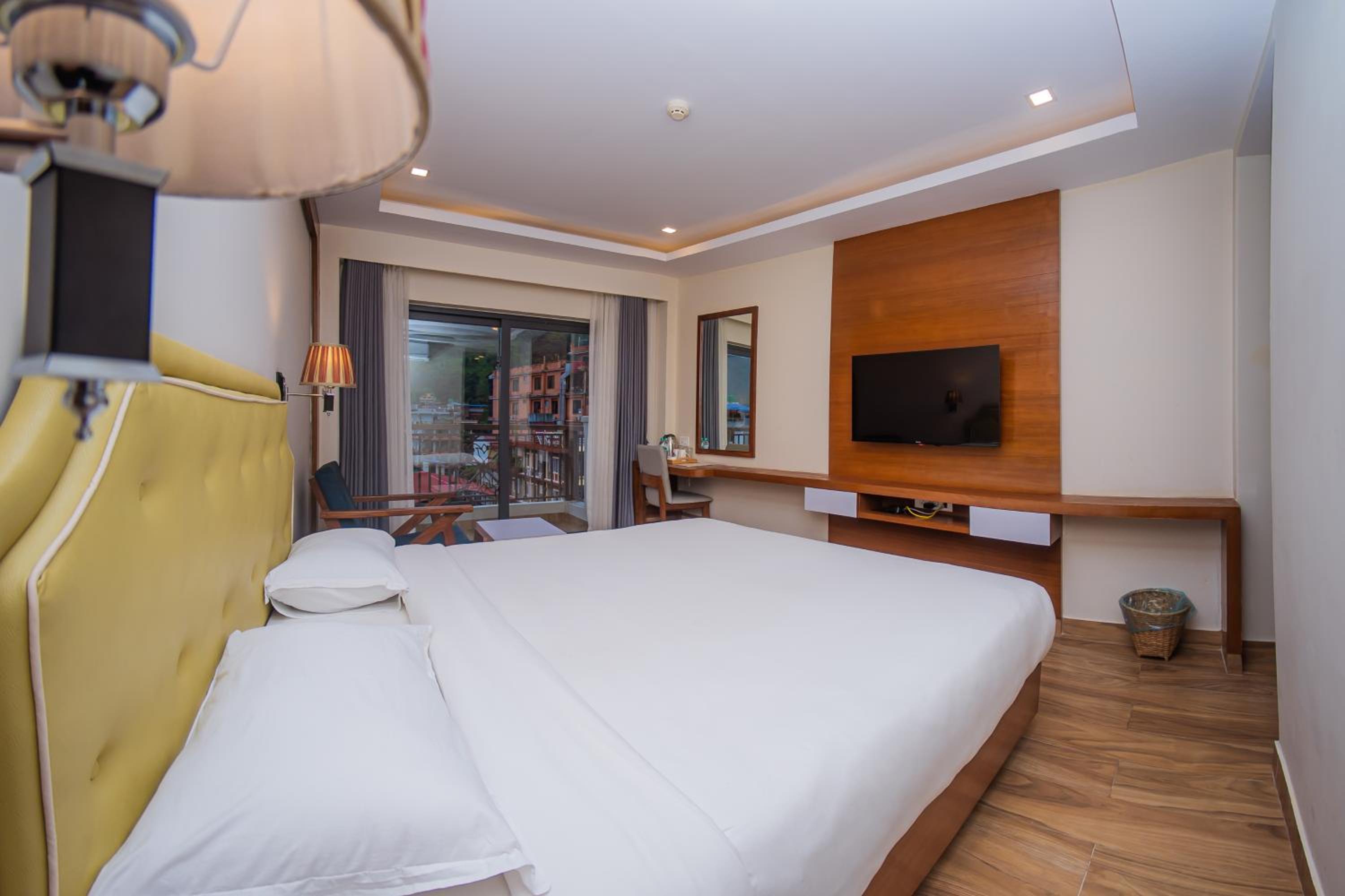Deluxe Double Room - Photo 20