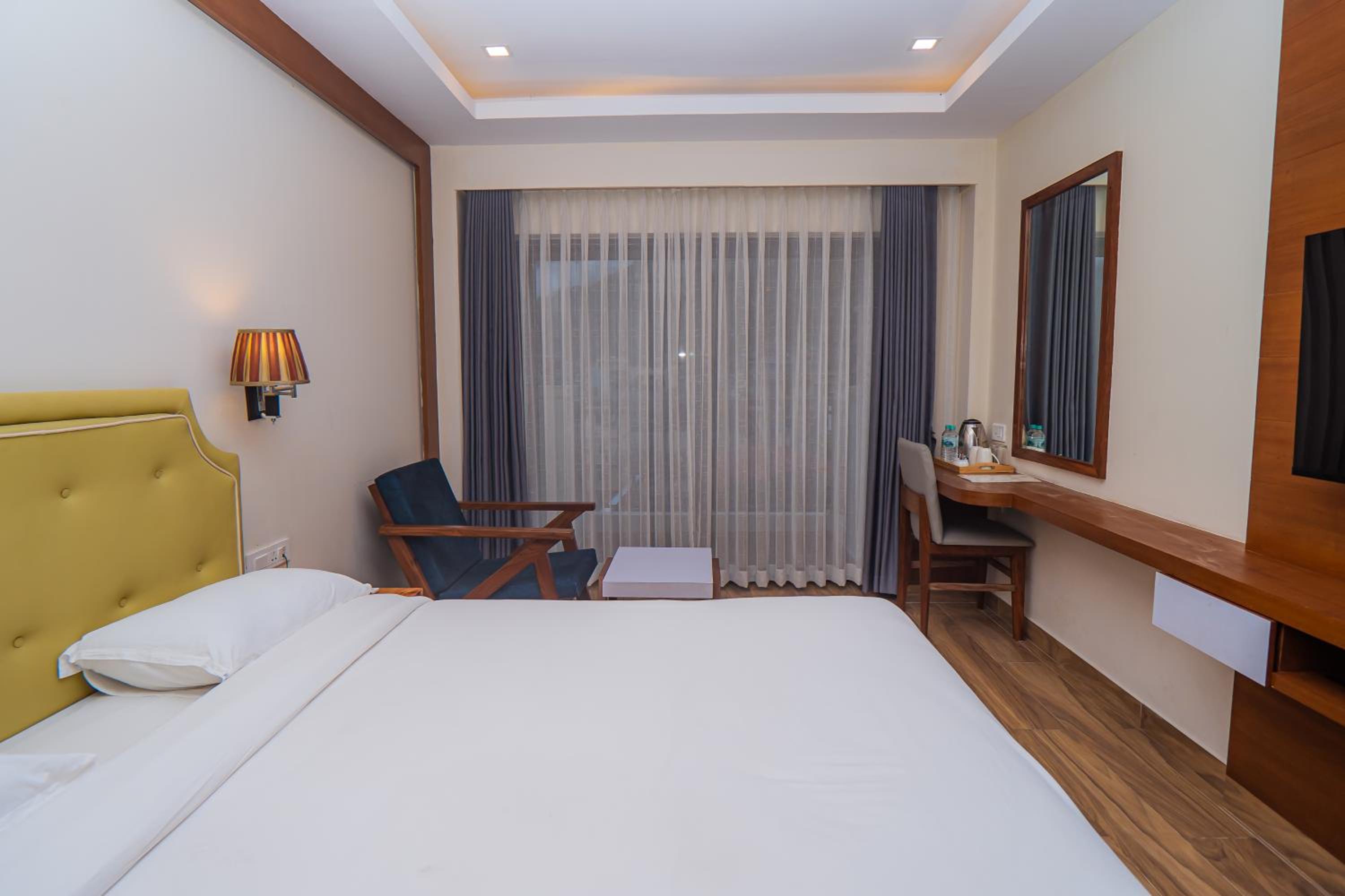 Deluxe Double Room - Photo 17