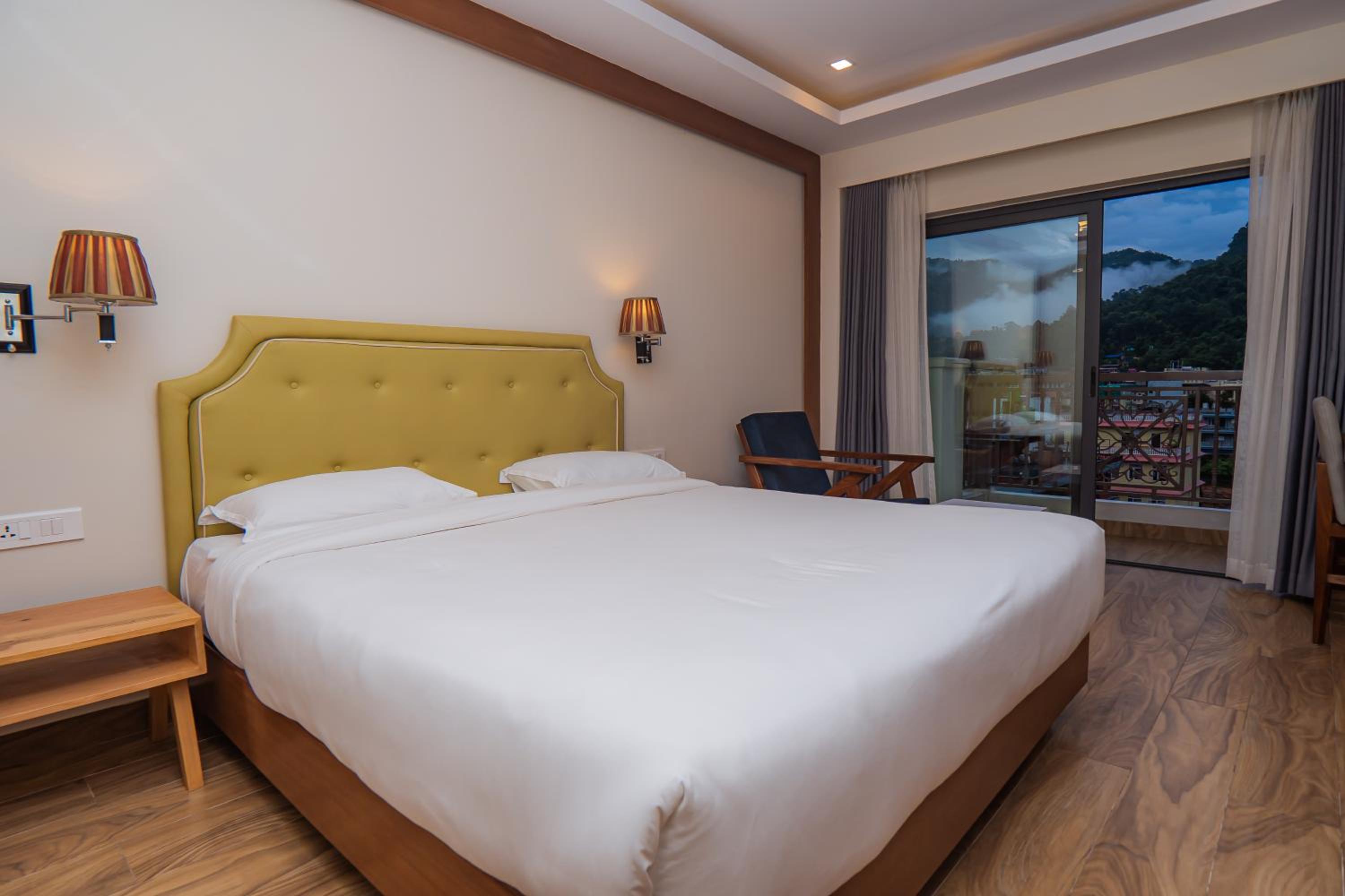 Deluxe Double Room - Photo 21