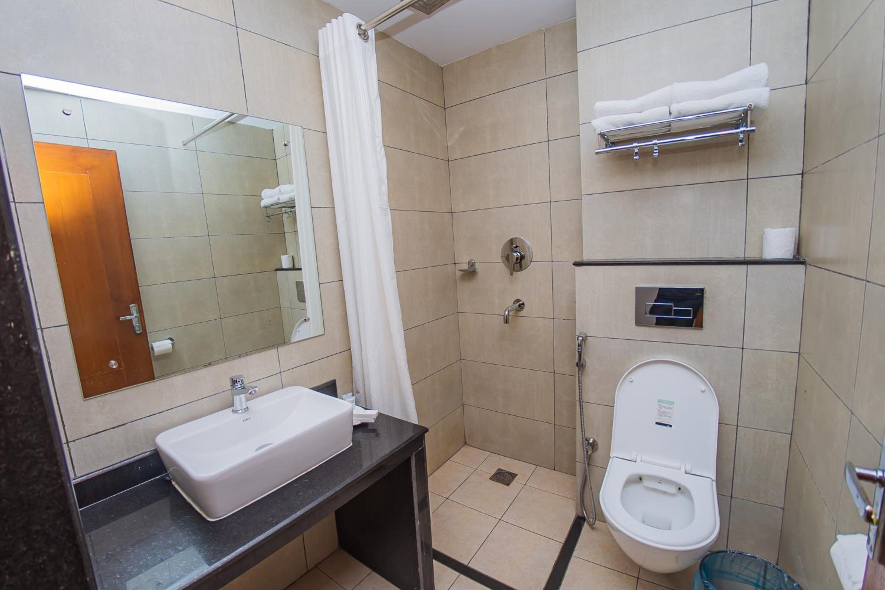 Deluxe Double Room - Photo 11