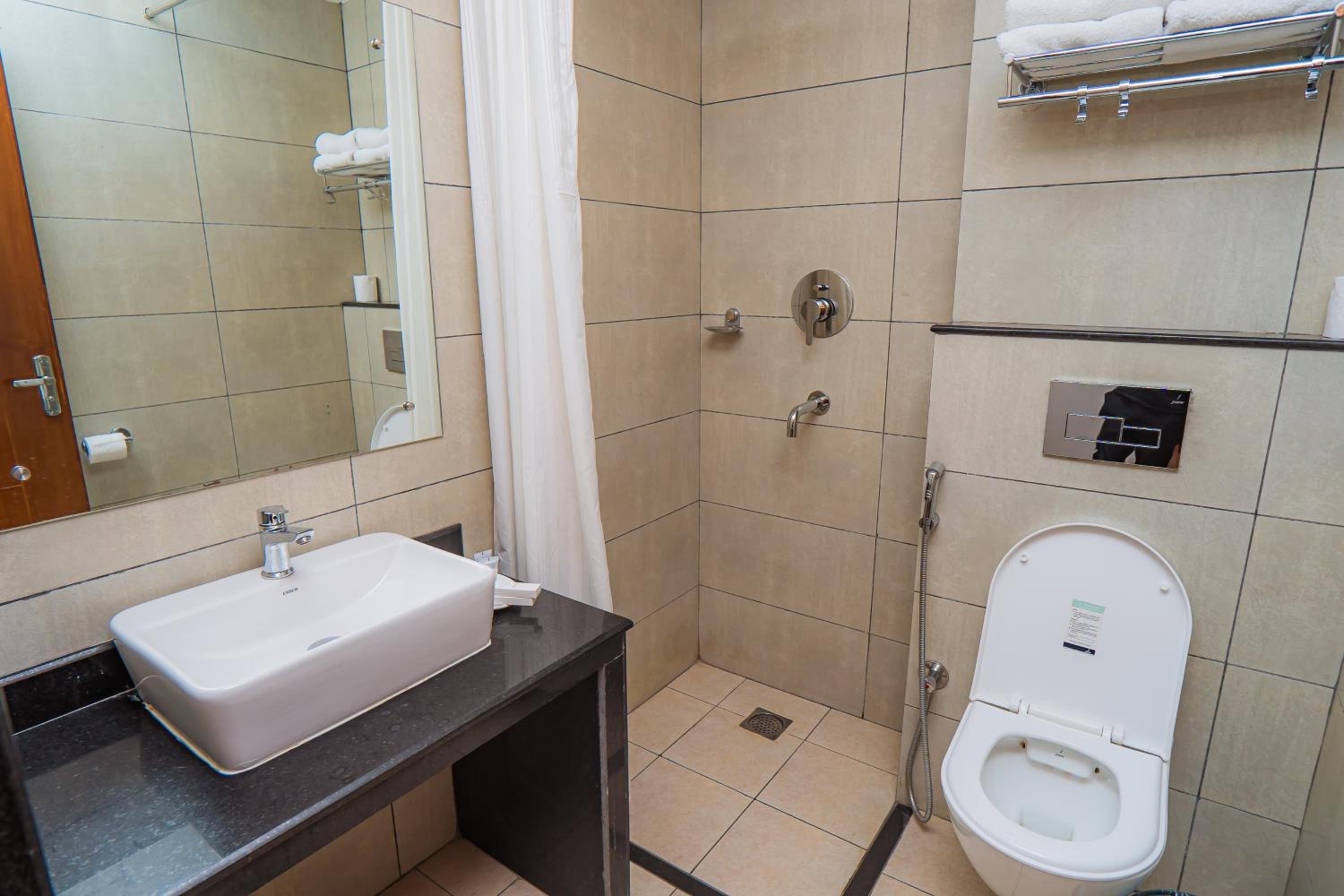 Deluxe Twin Room - Photo 12