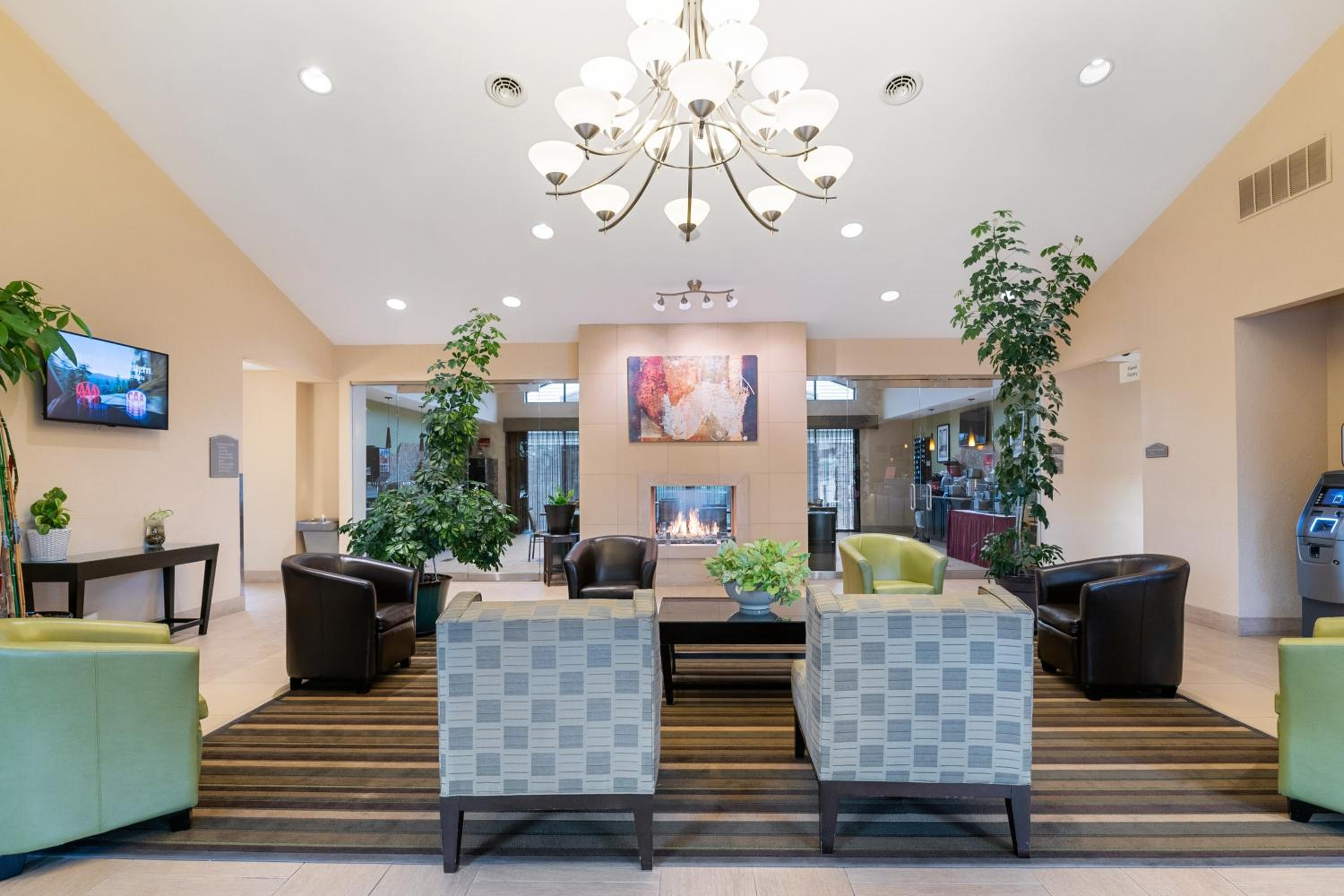King Suite - Photo 3