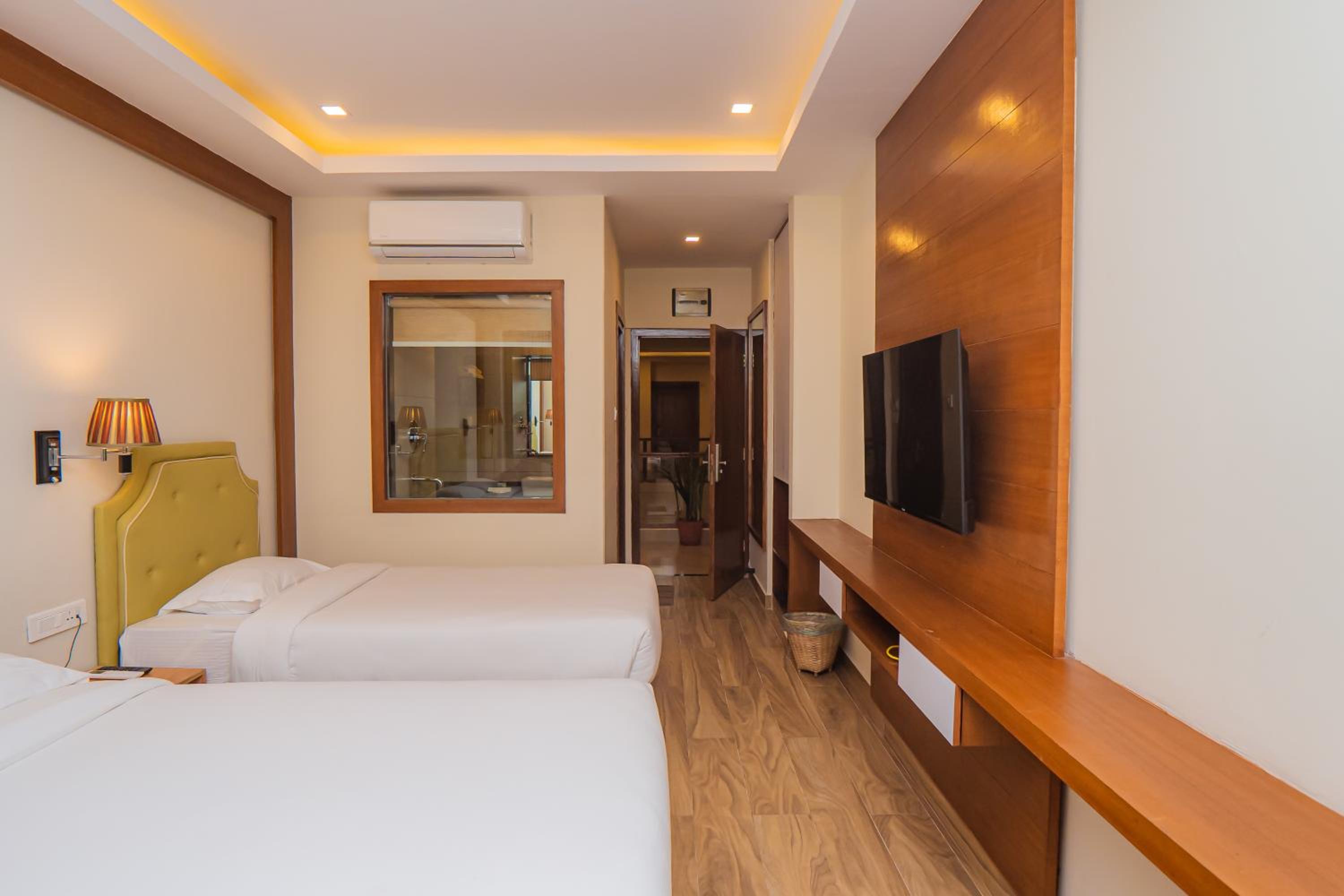Deluxe Family Room - Photo 16