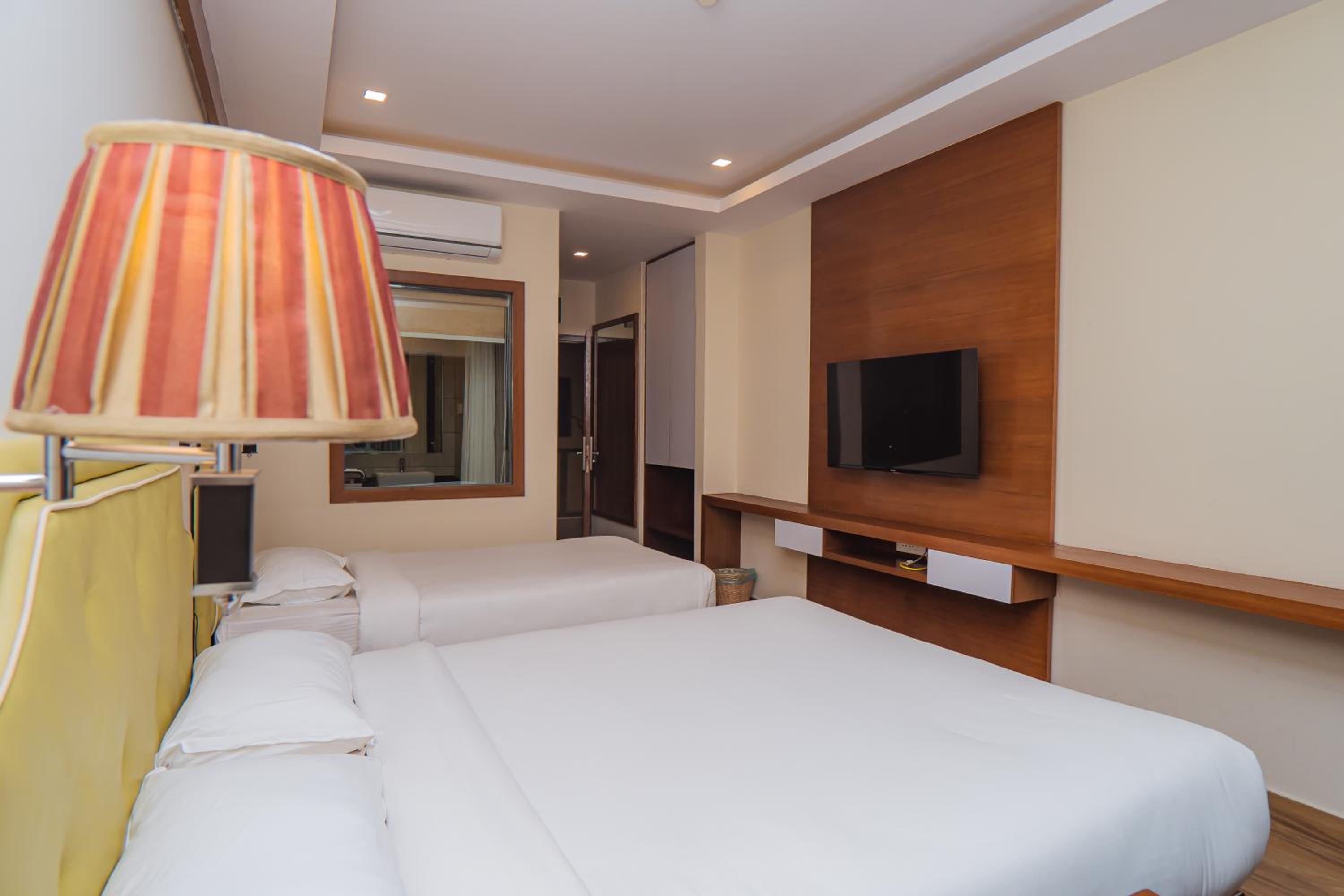 Deluxe Family Room - Photo 8