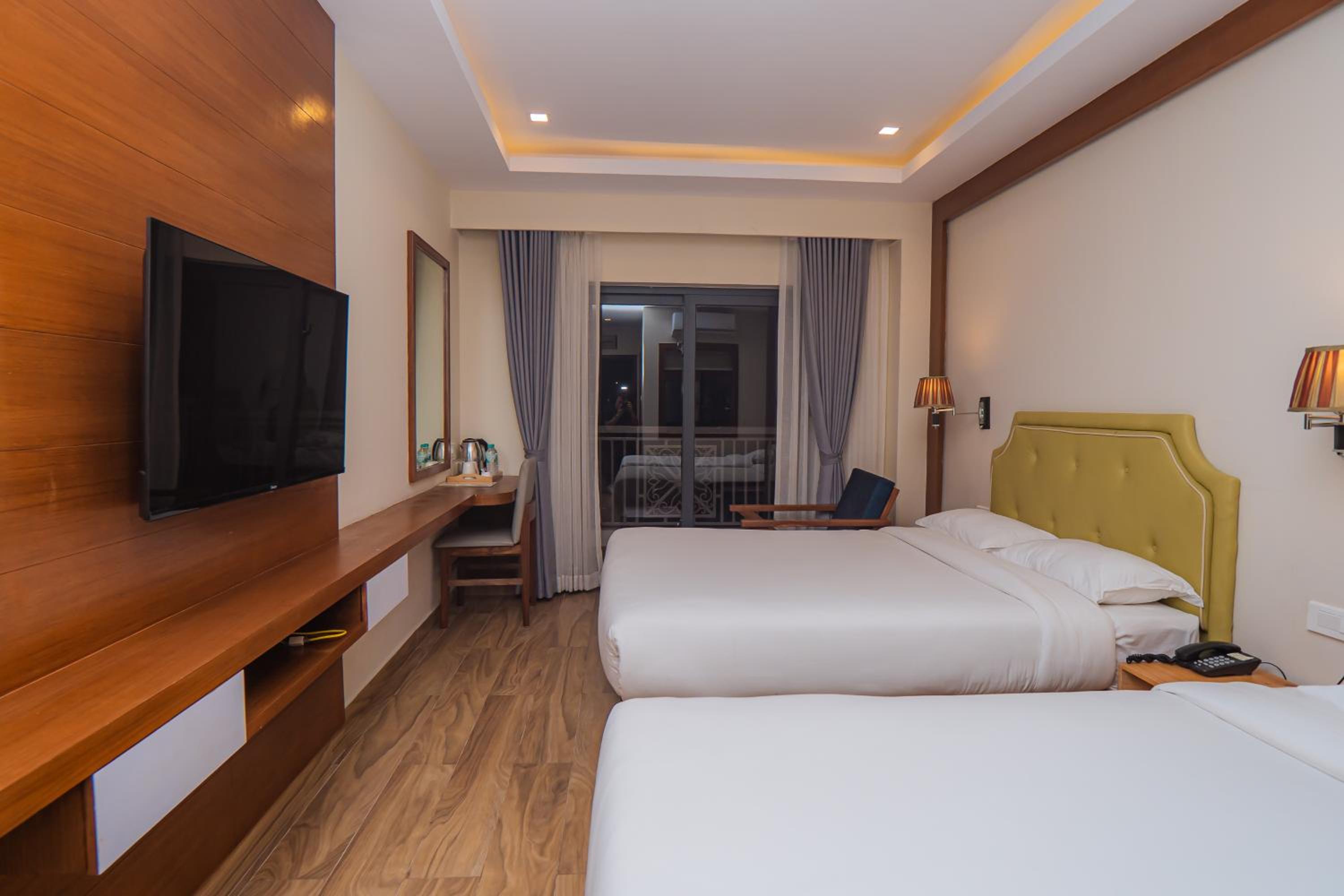 Deluxe Family Room - Photo 9