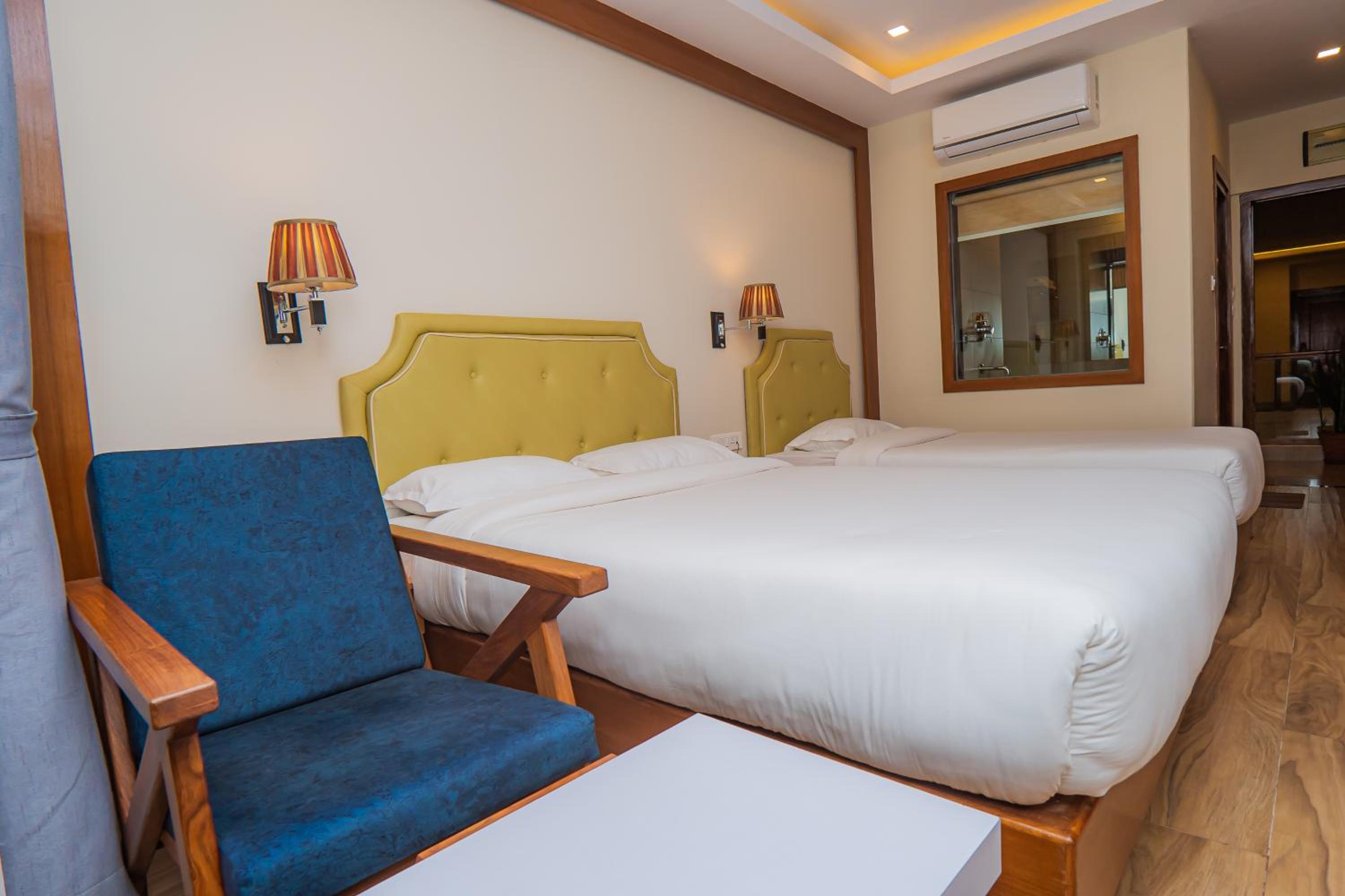Deluxe Family Room - Photo 10