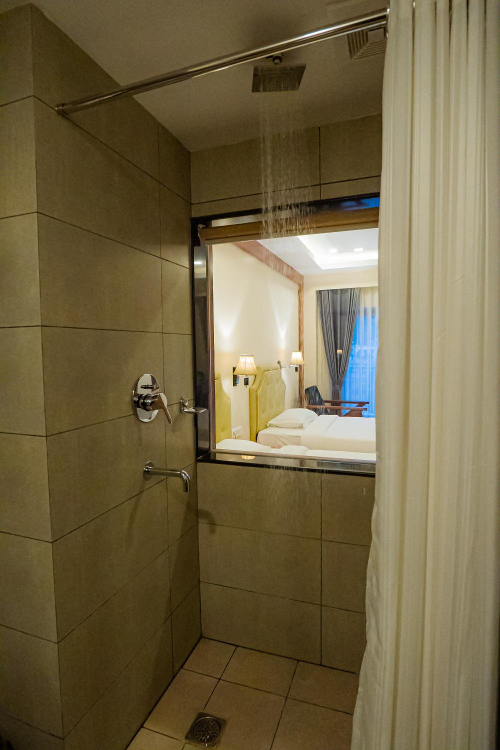 Deluxe Twin Room - Photo 10