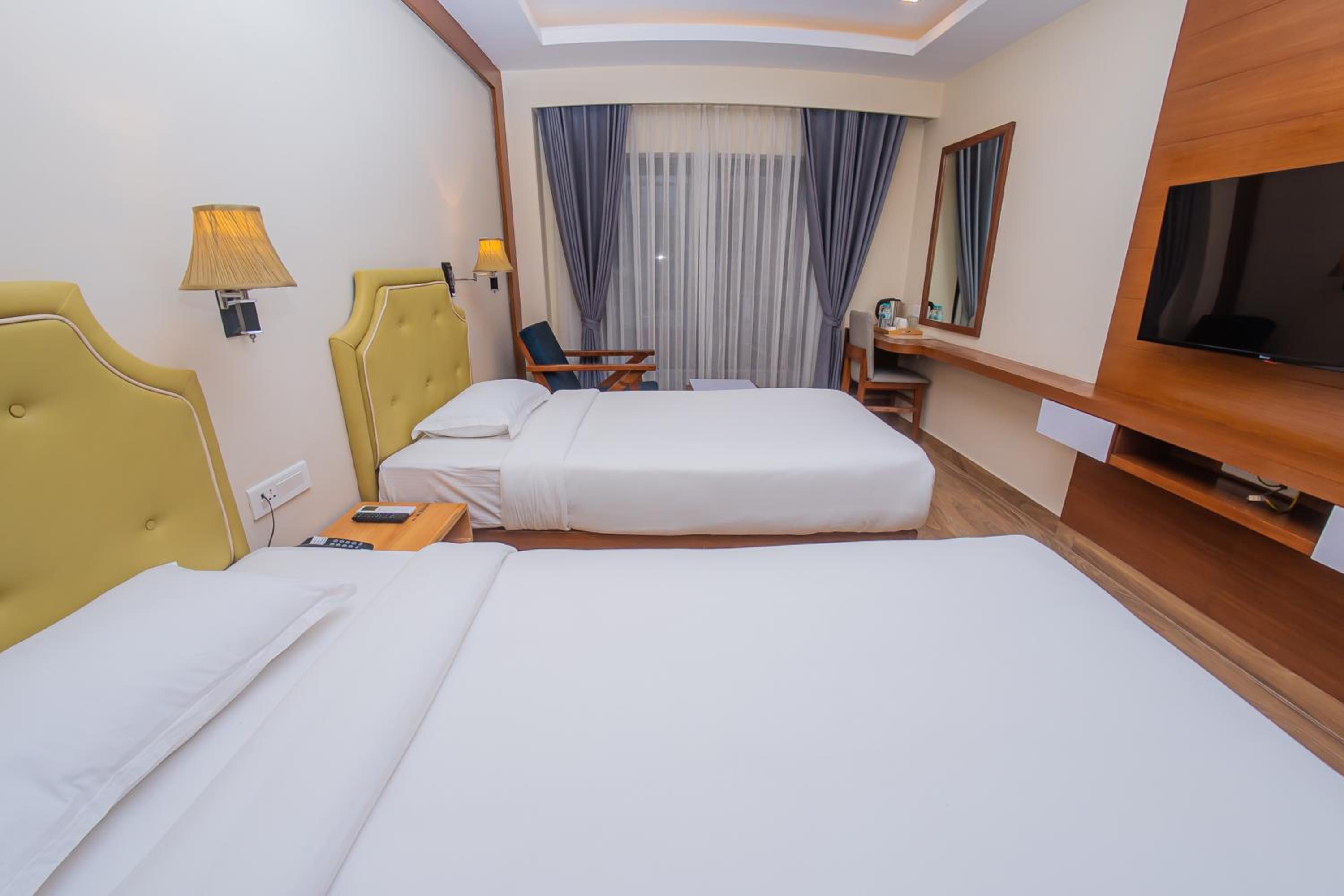 Deluxe Twin Room - Photo 4