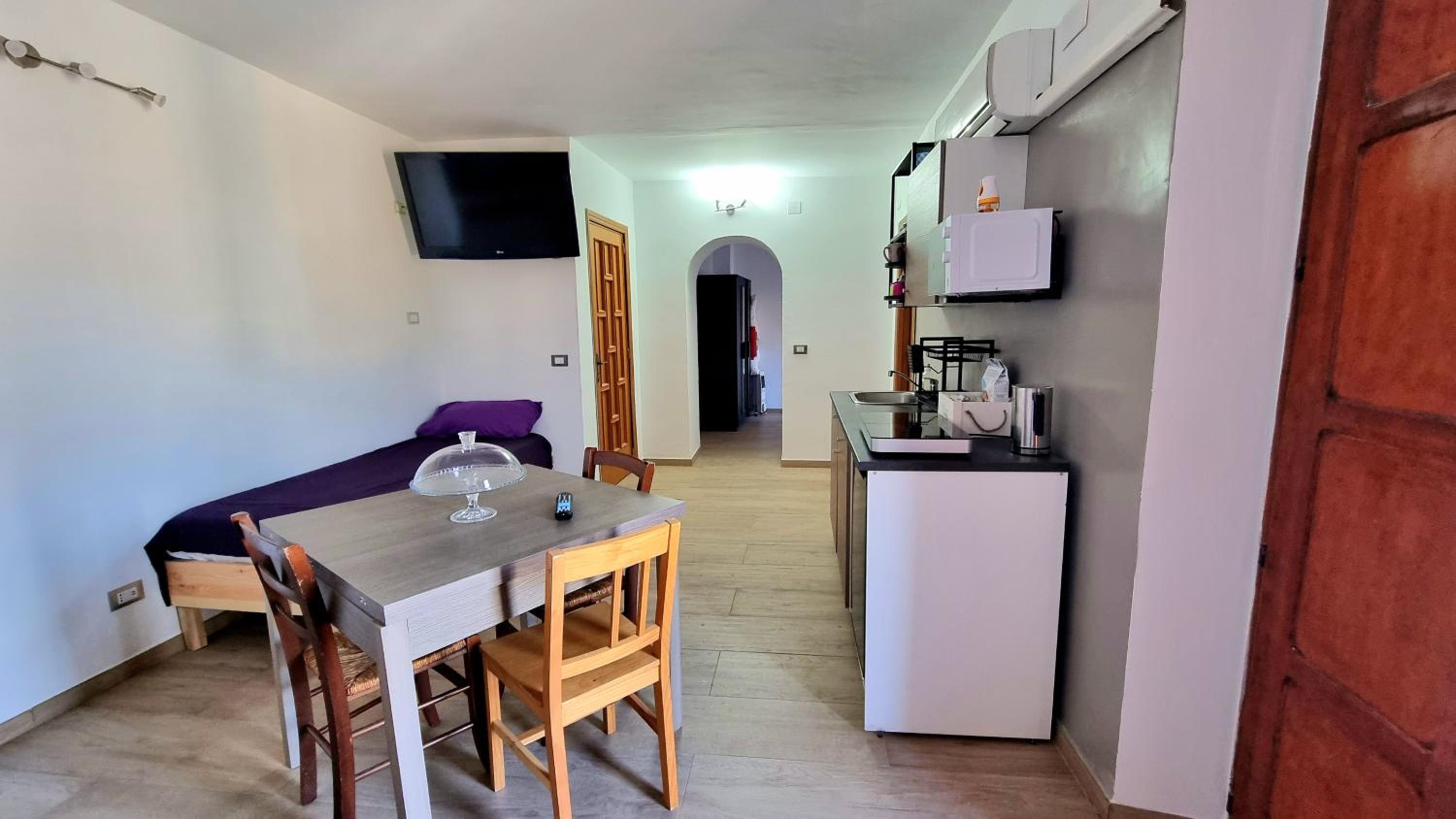 Apartment with Mountain View photo 2