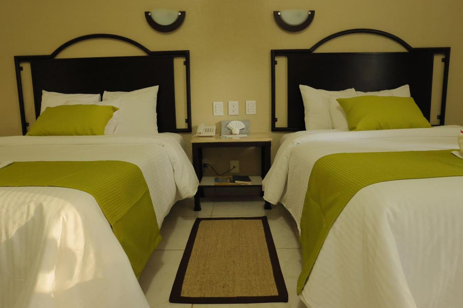 Double Room with Two Double Beds with Balcony - Photo 5