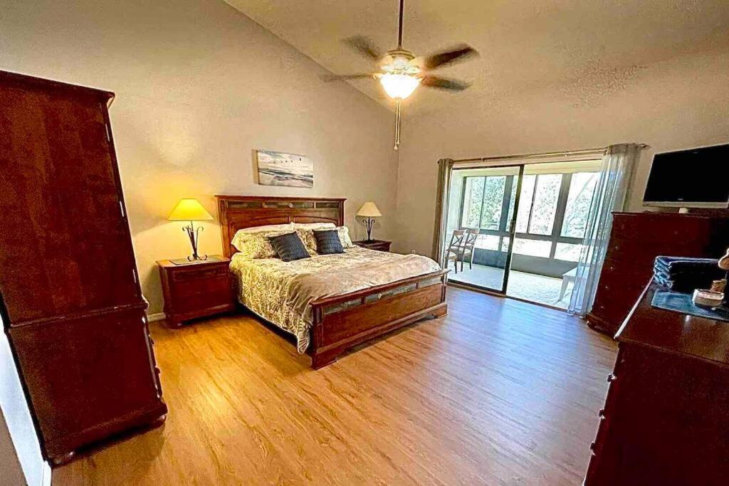 Two-Bedroom House photo 3