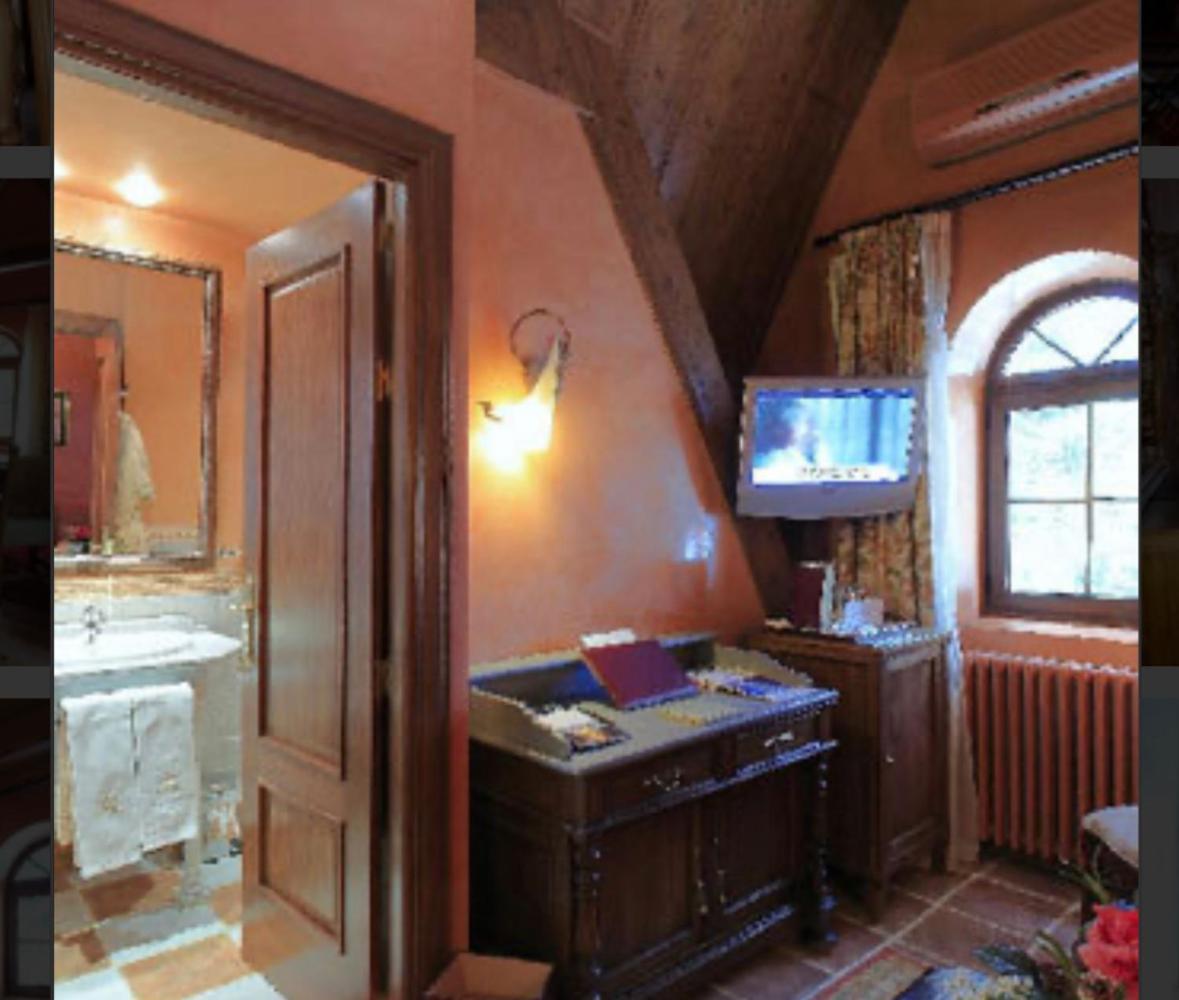 Superior Family Room photo 3